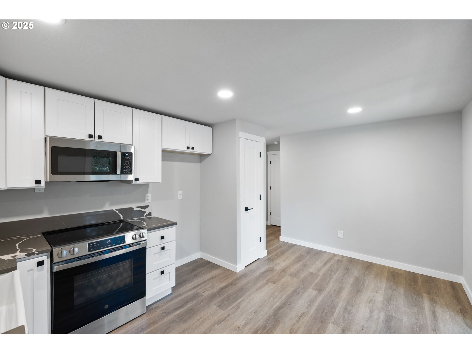1102 SE 209TH AVE