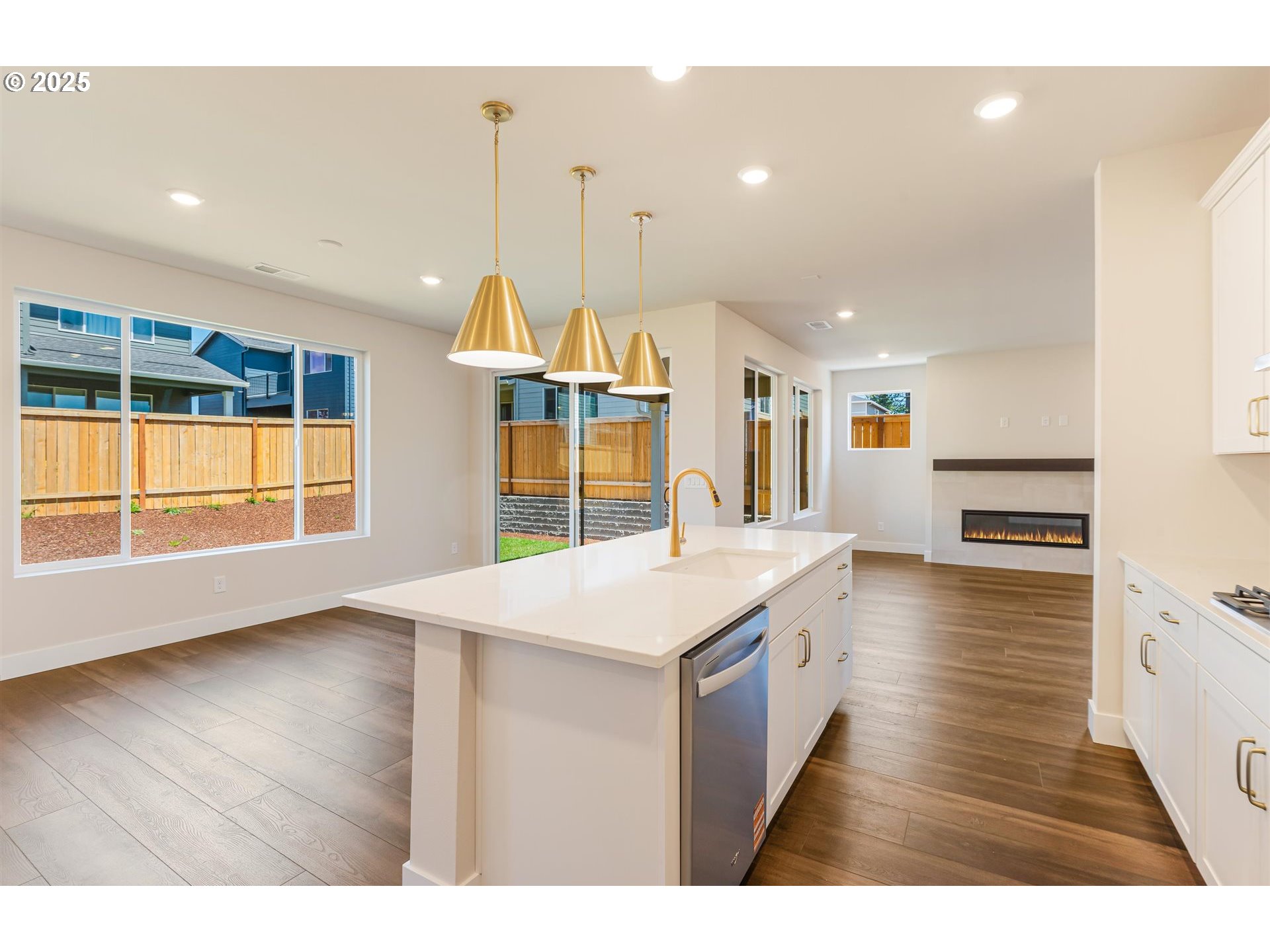 6701 SW Windflower ST