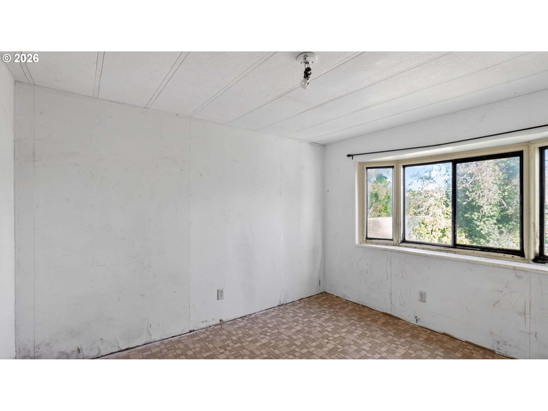 1901 KALMIA ST