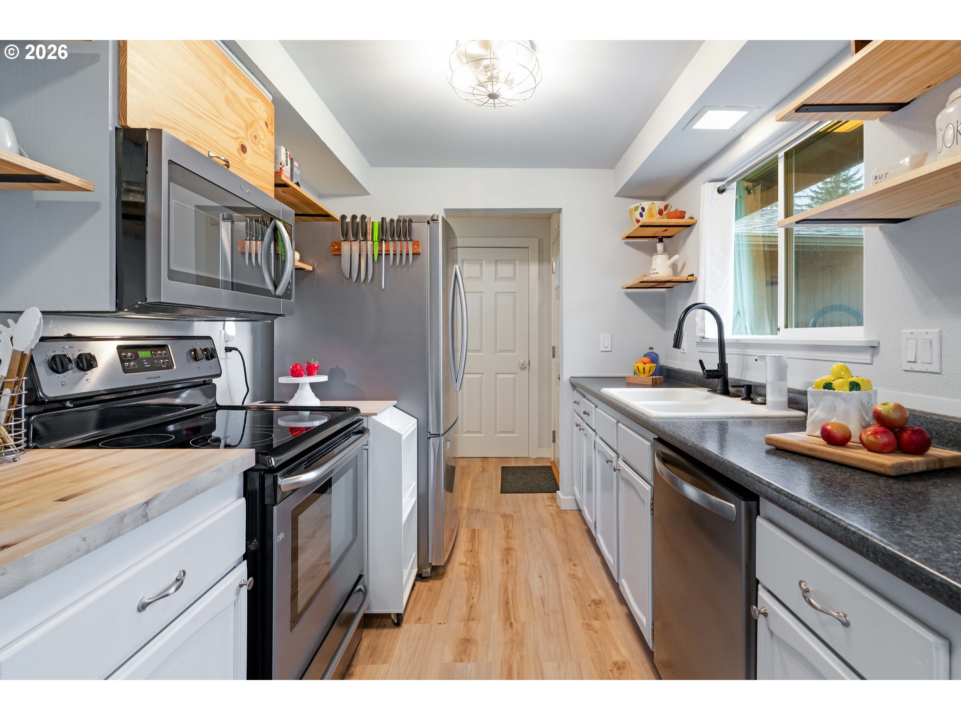 1318 SE BEAVER CREEK LN