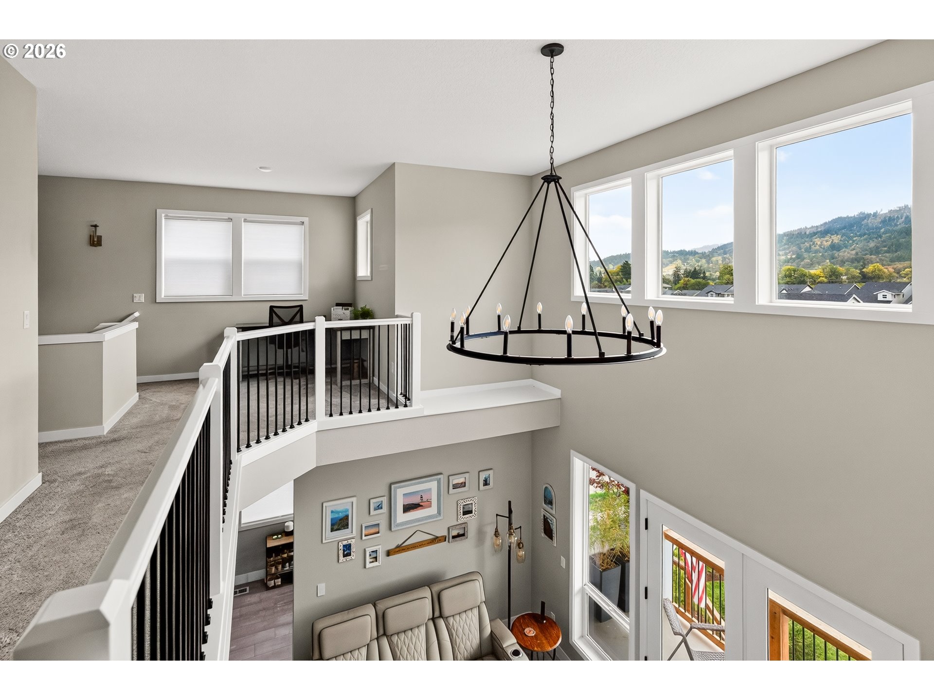 128 E TAYLOR DR