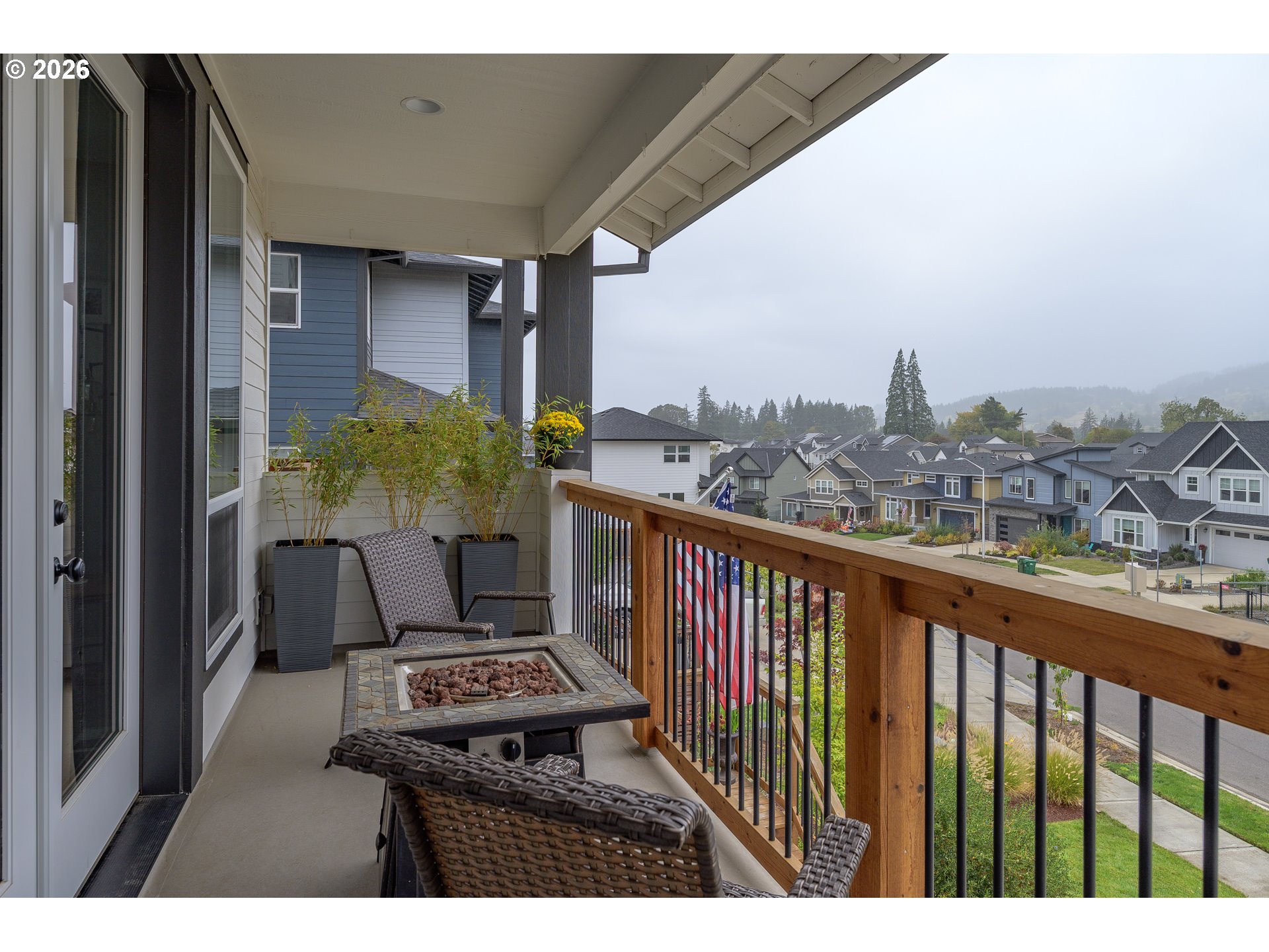 128 E TAYLOR DR