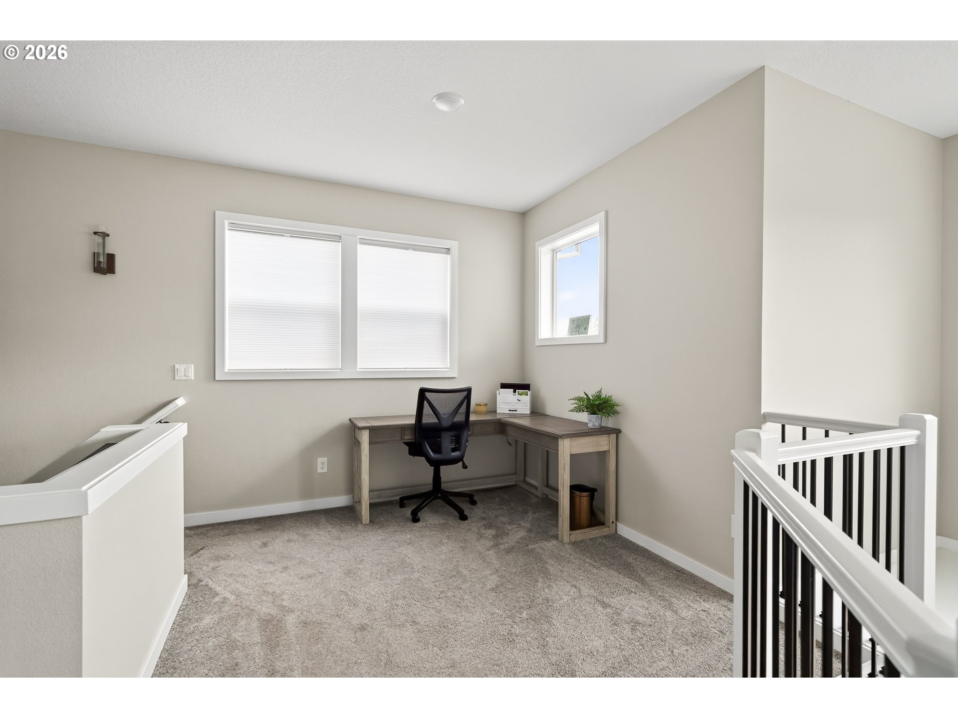 128 E TAYLOR DR