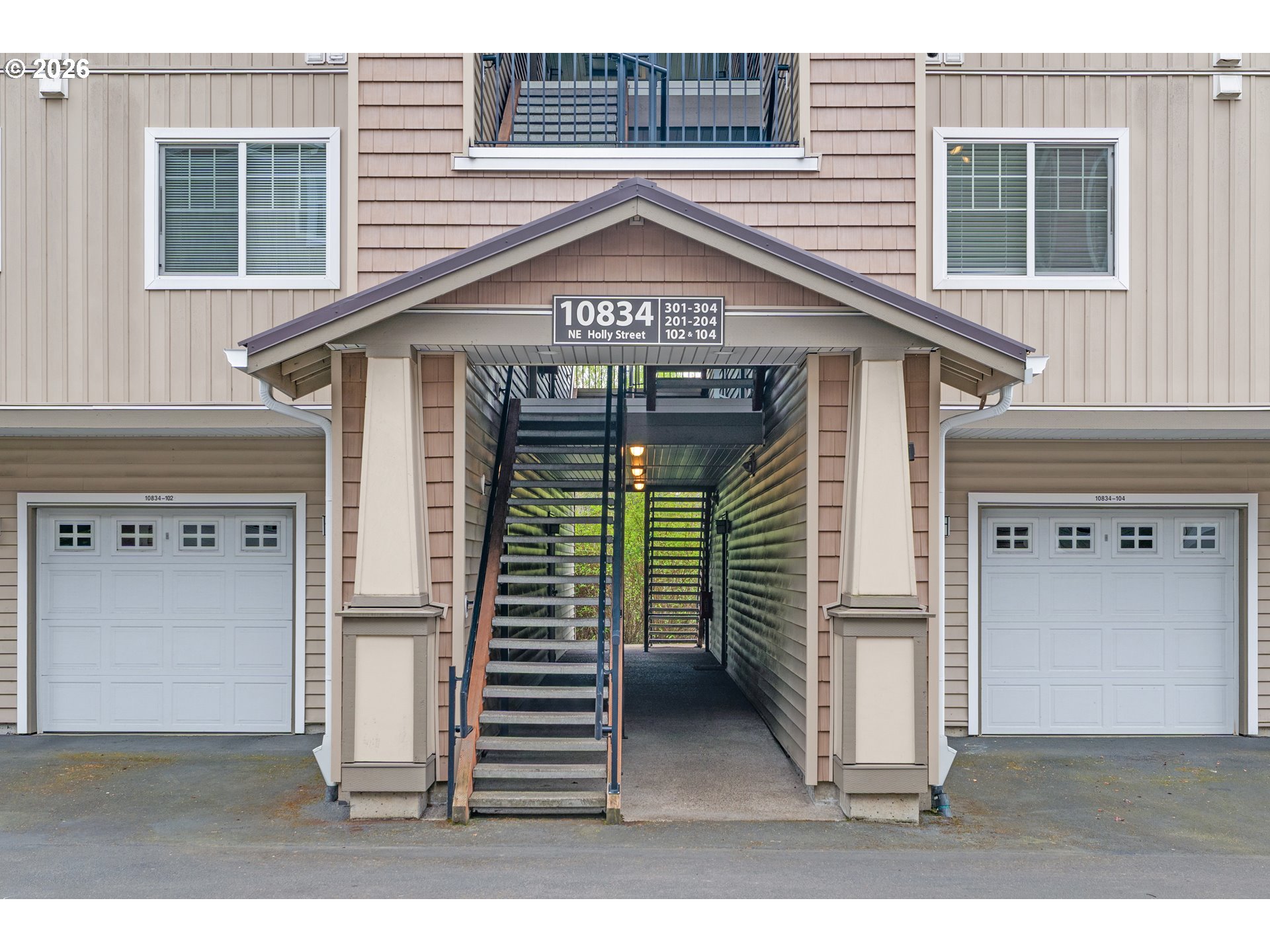 10834 NE HOLLY ST 204