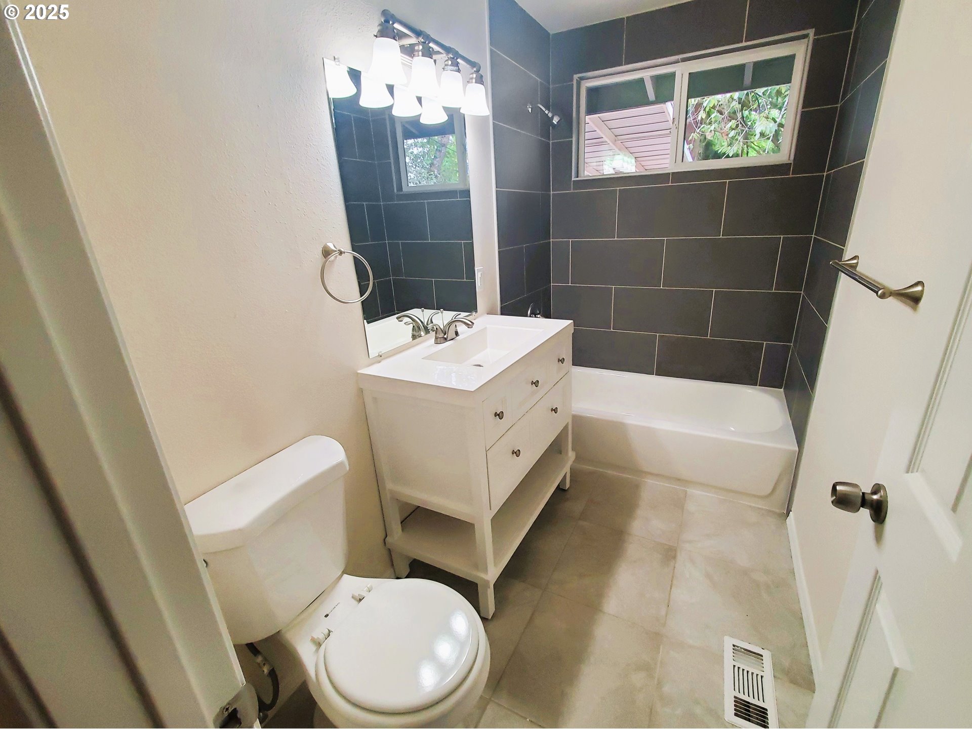 13050 SE MORRISON ST