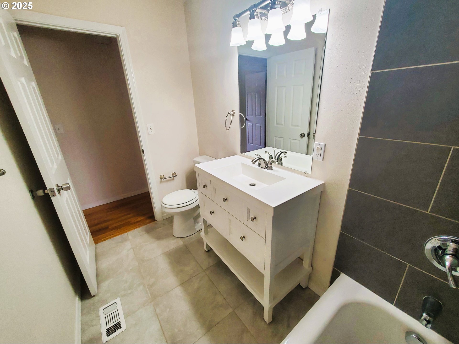 13050 SE MORRISON ST