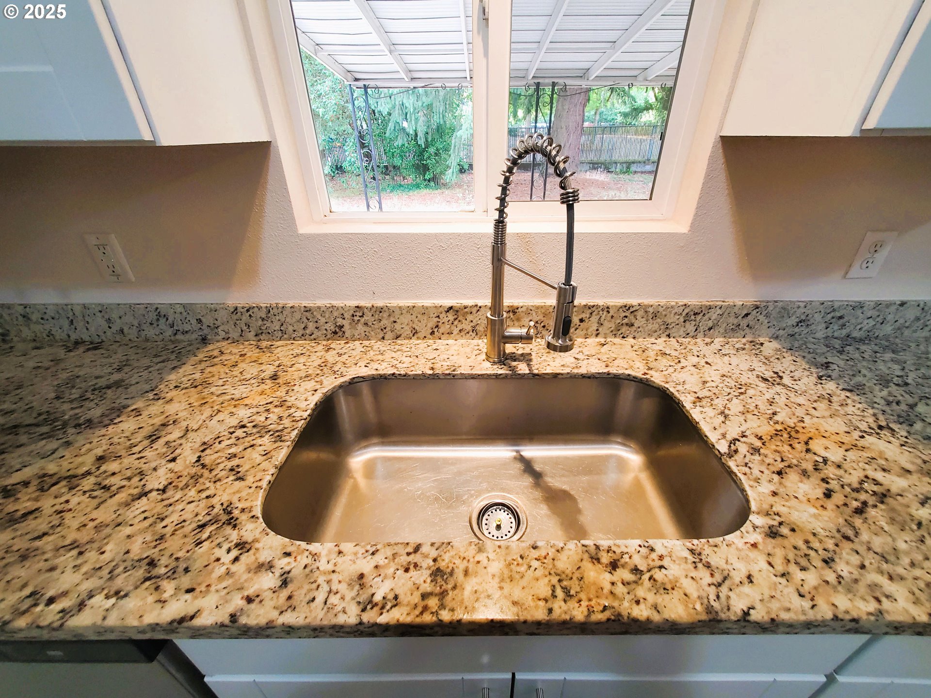 13050 SE MORRISON ST