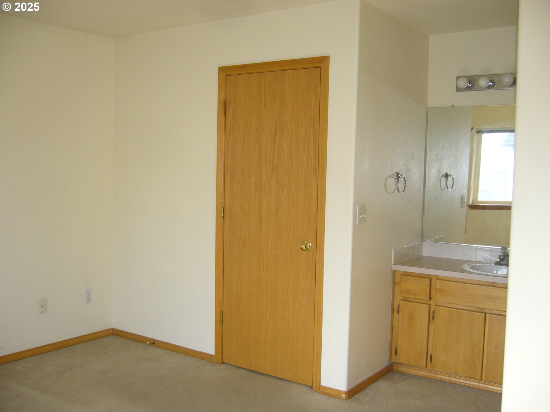 1022 NE LIJA LOOP