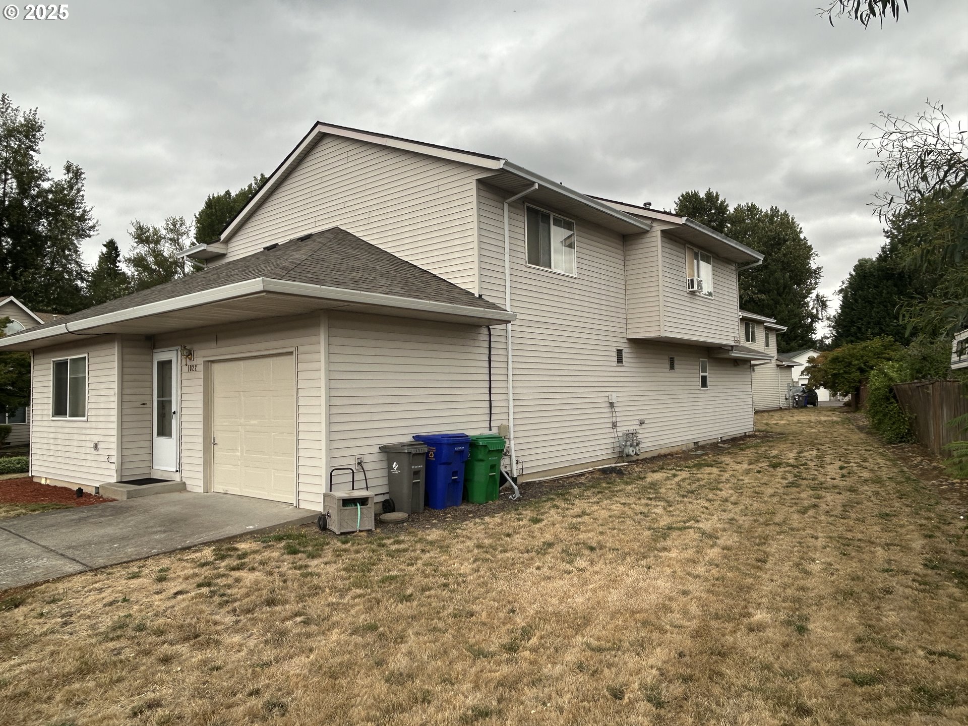 1022 NE LIJA LOOP