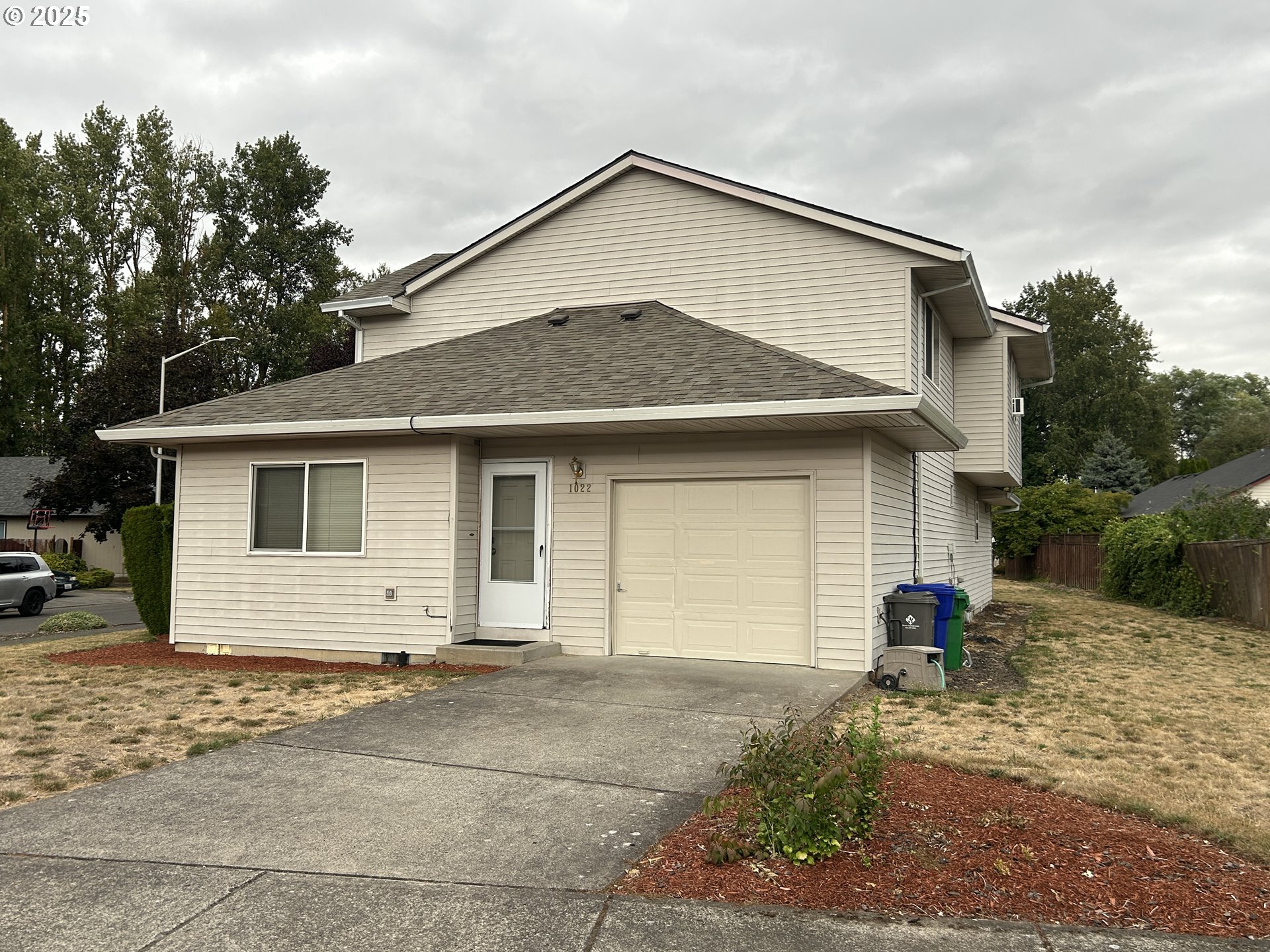 1022 NE LIJA LOOP