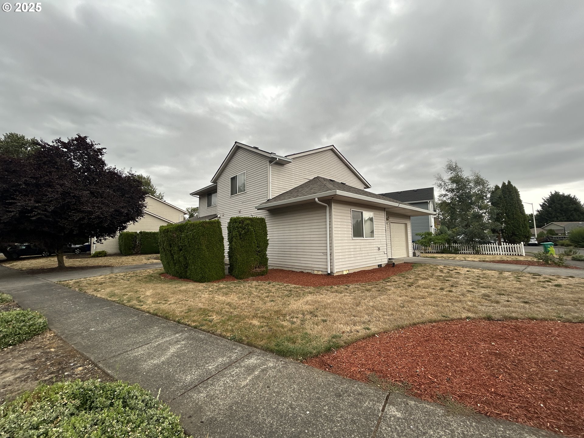 1022 NE LIJA LOOP