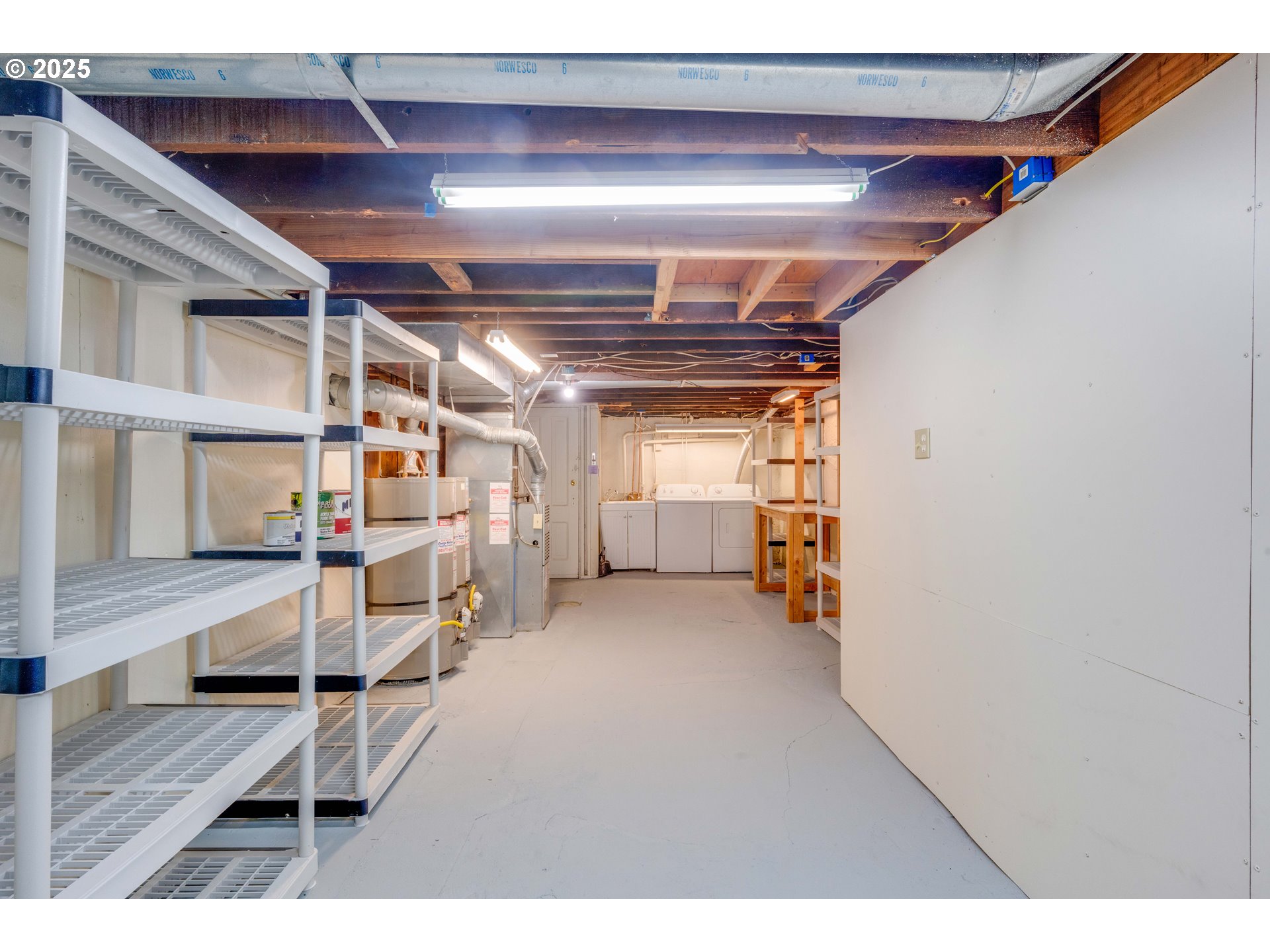 74/76 NE SACRAMENTO ST