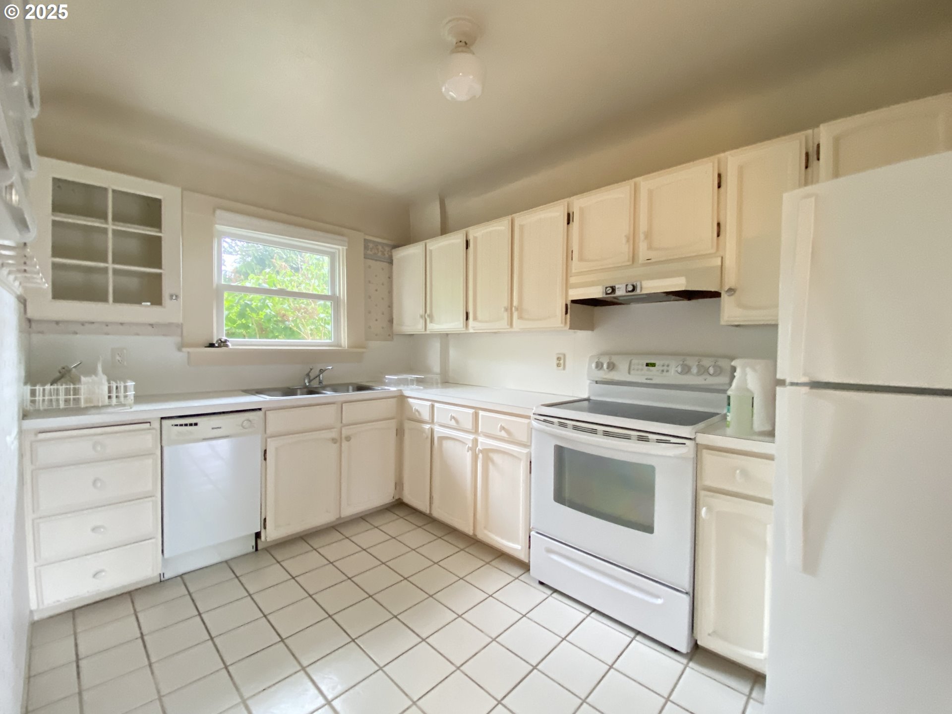 563 NIAGARA AVE