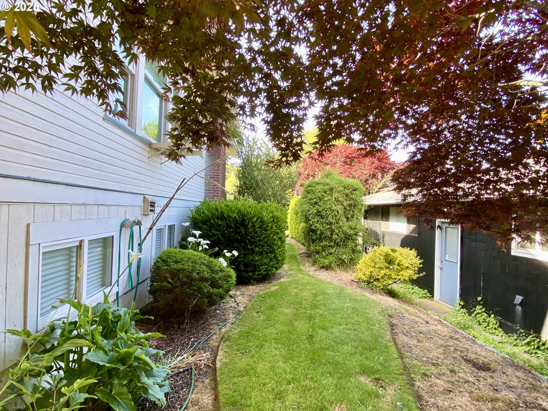 563 NIAGARA AVE
