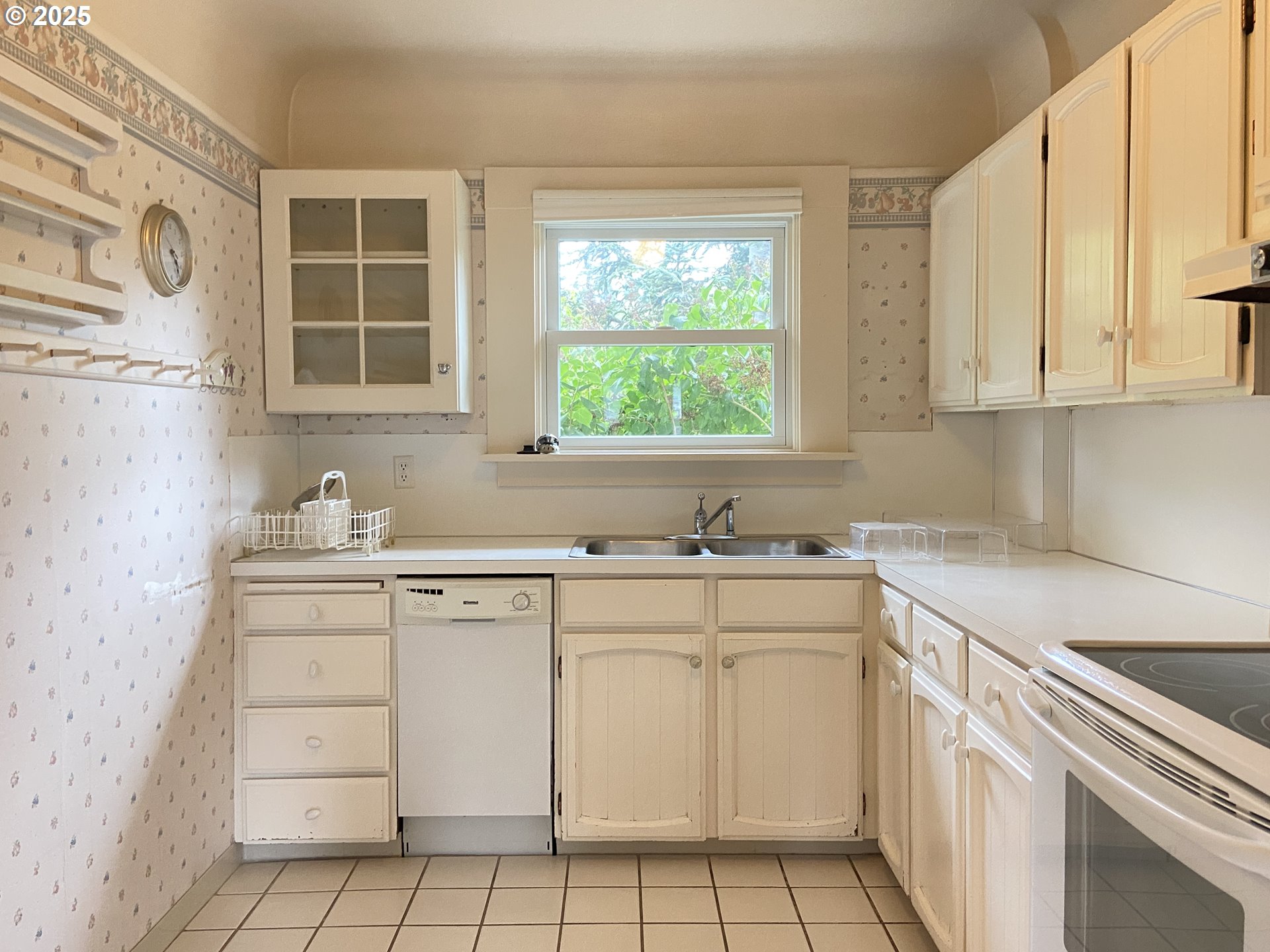 563 NIAGARA AVE