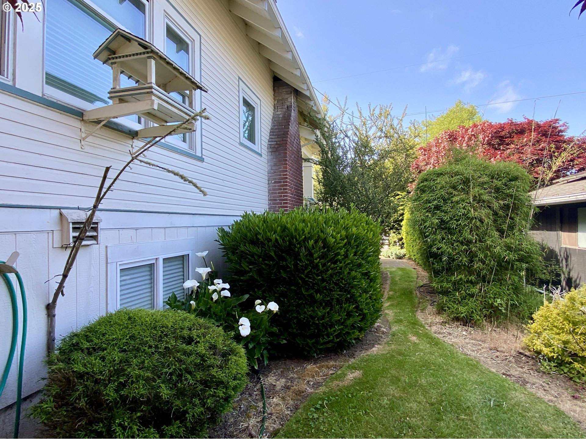 563 NIAGARA AVE