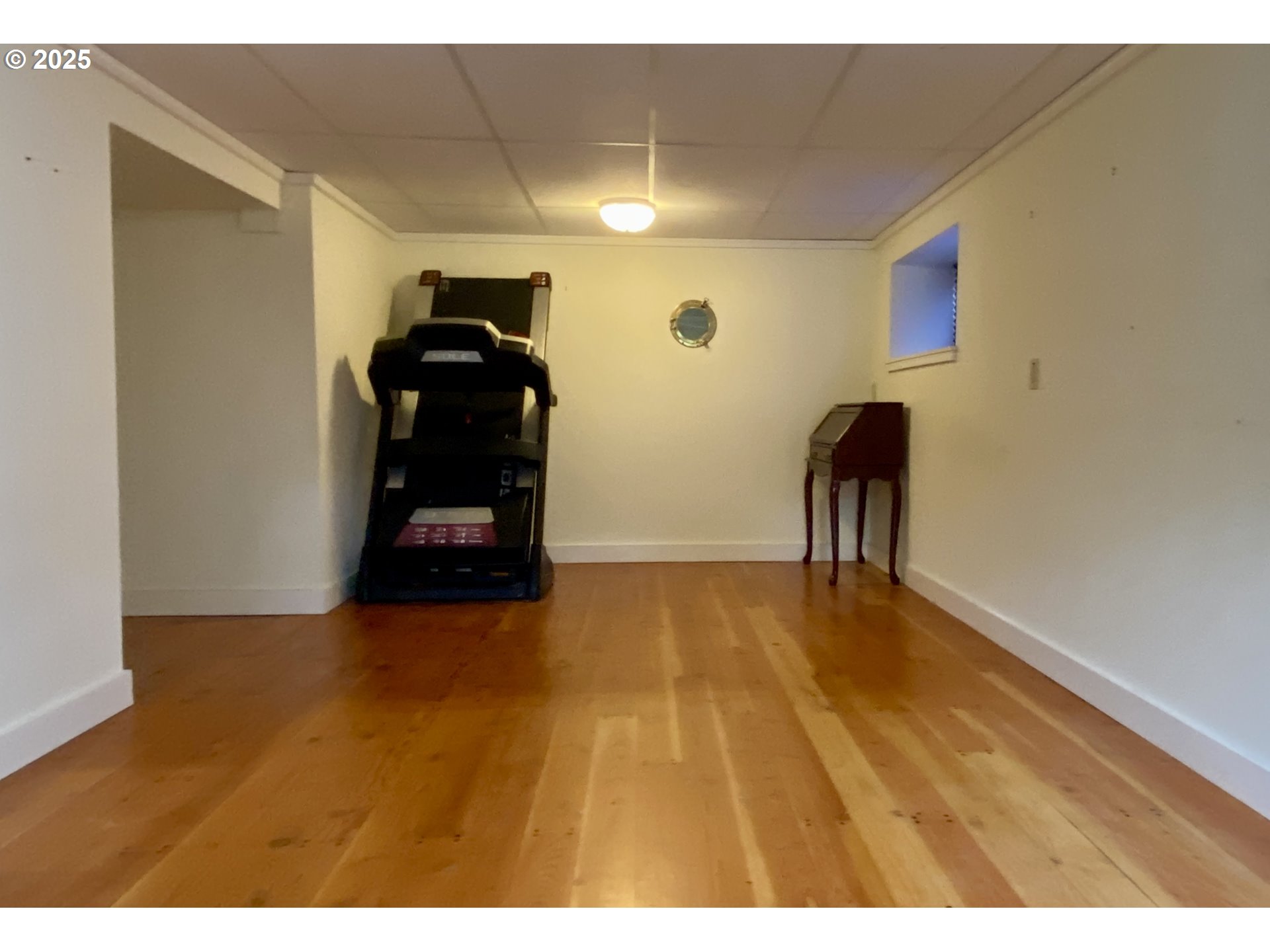 563 NIAGARA AVE
