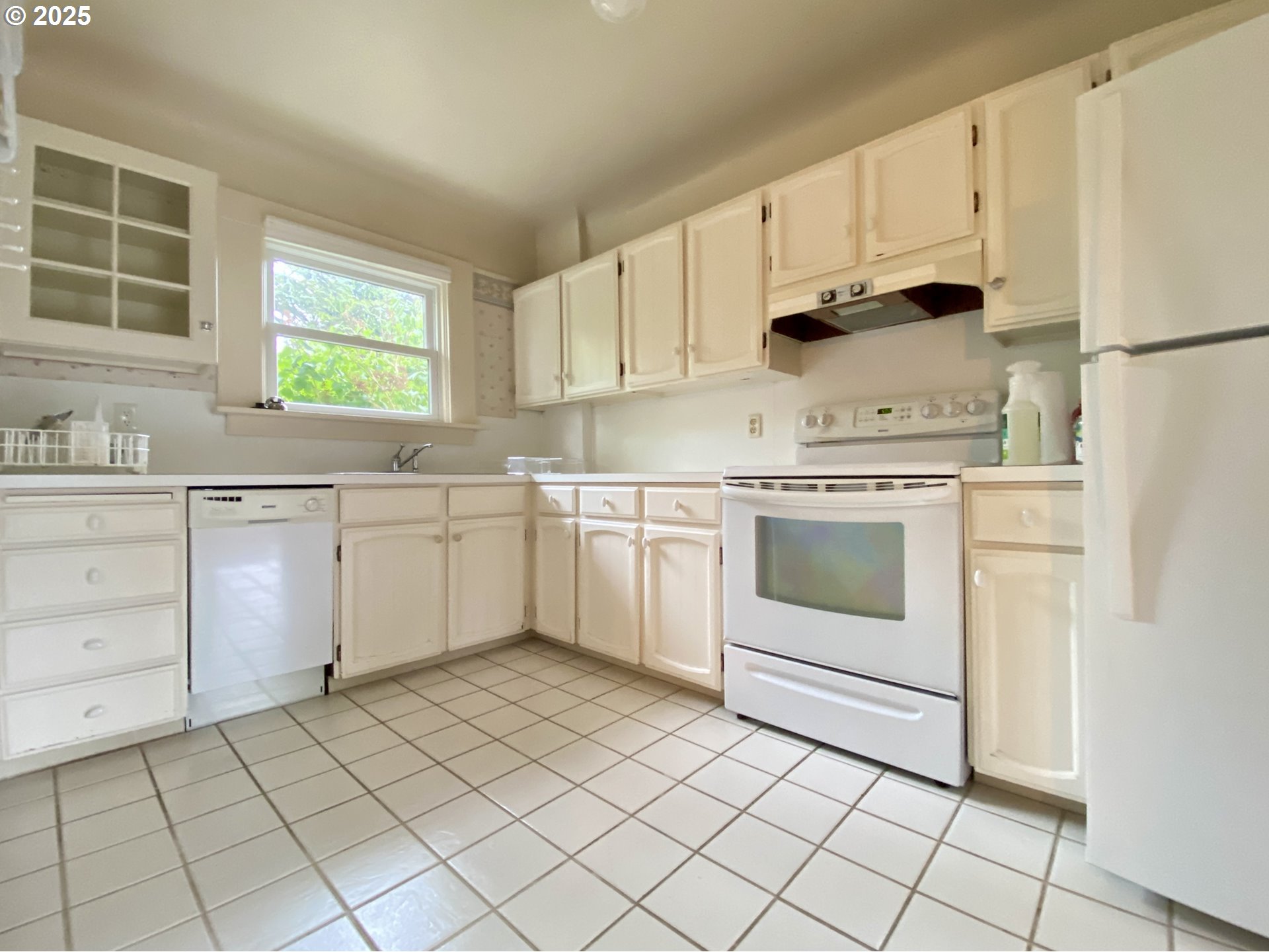 563 NIAGARA AVE