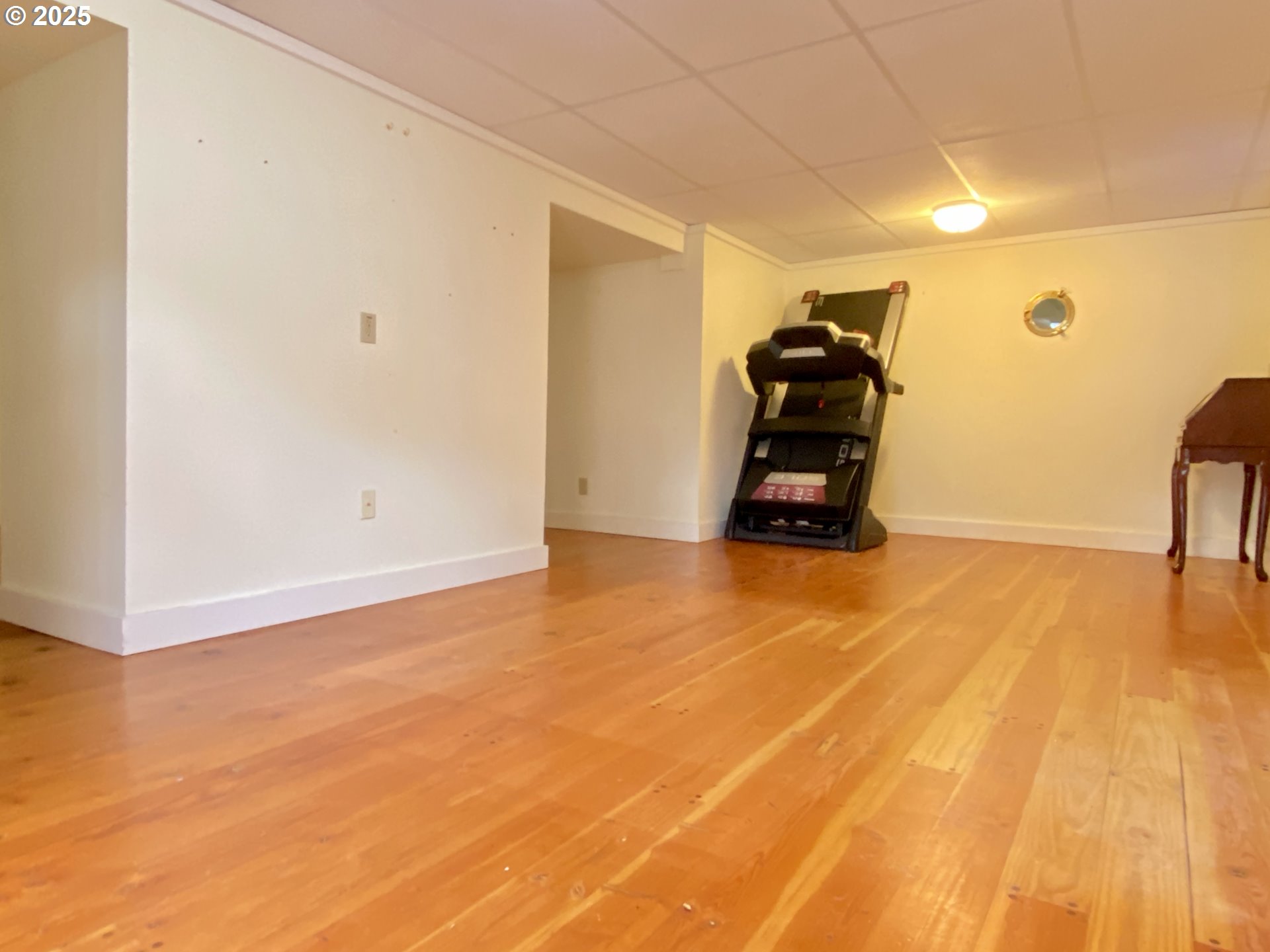 563 NIAGARA AVE
