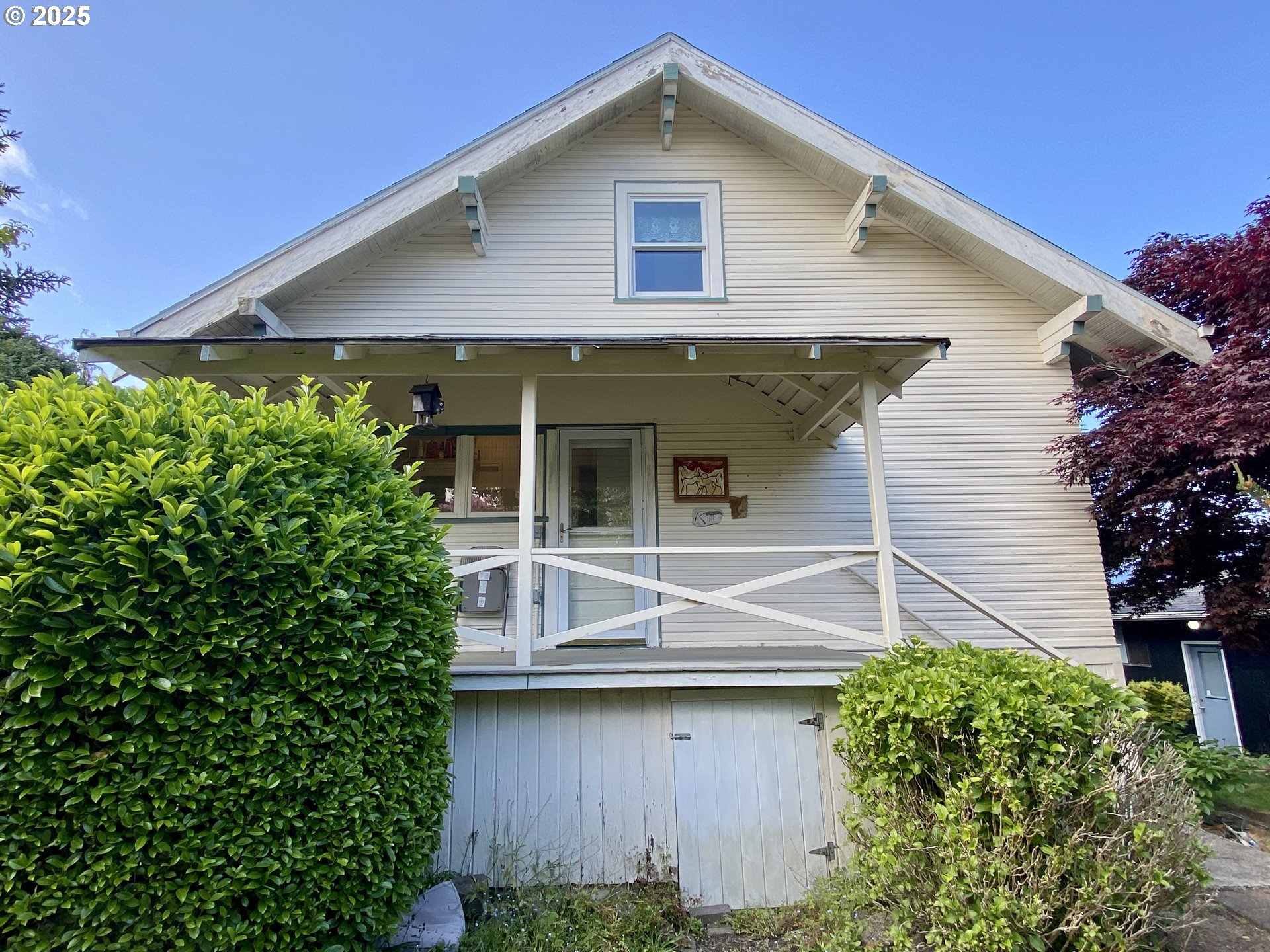 563 NIAGARA AVE