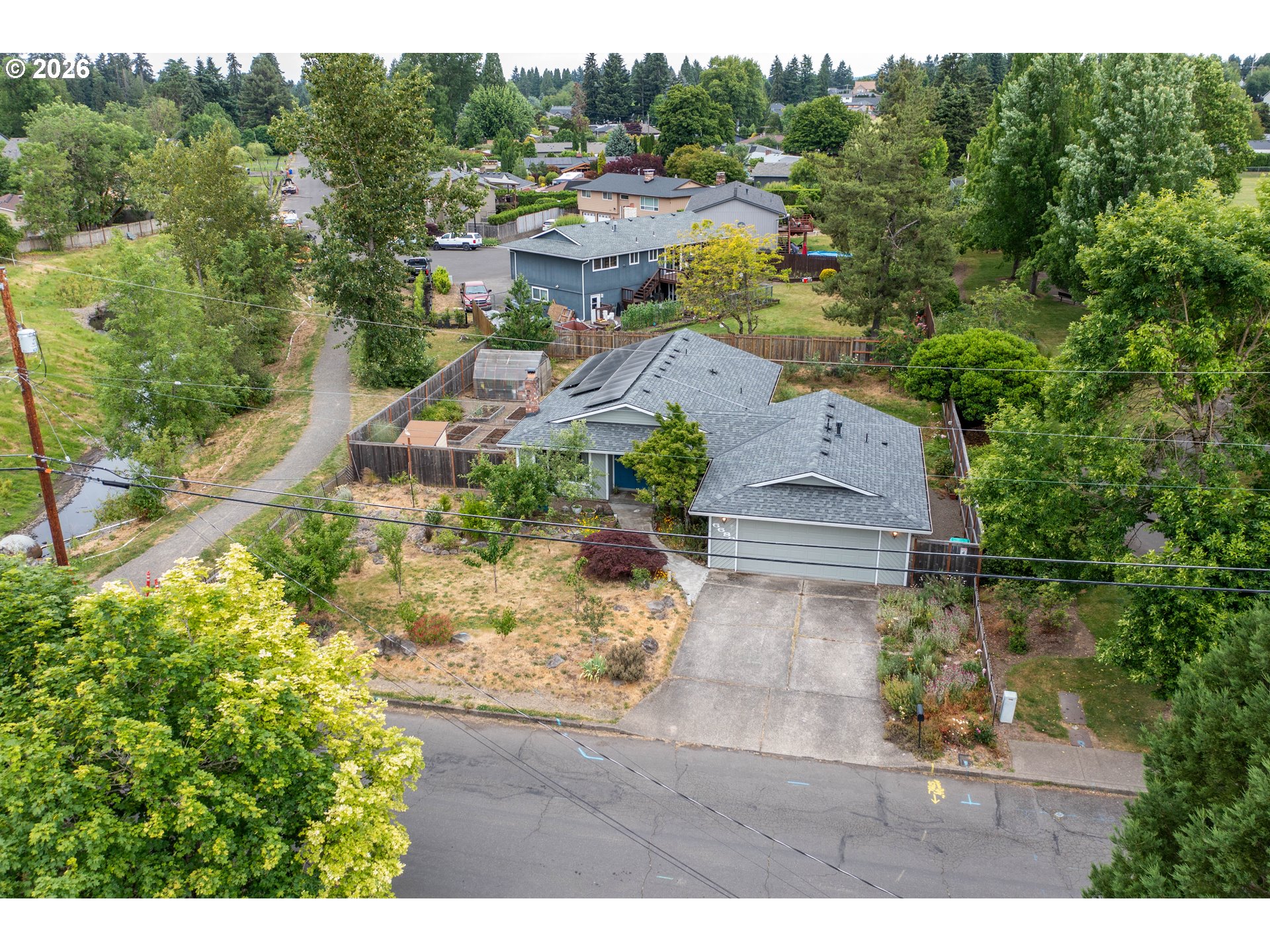 6683 SE CLACKAMAS RD