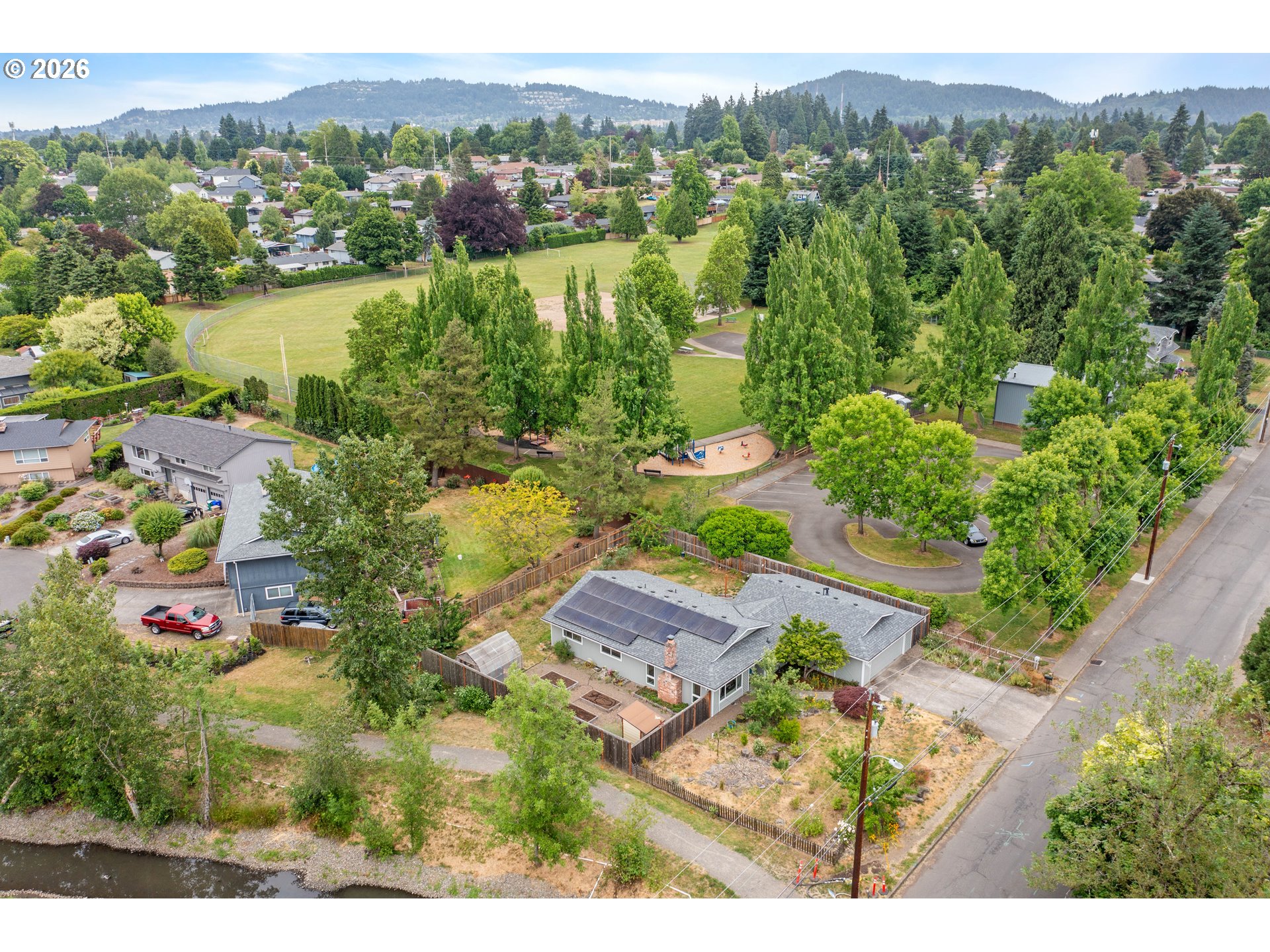 6683 SE CLACKAMAS RD