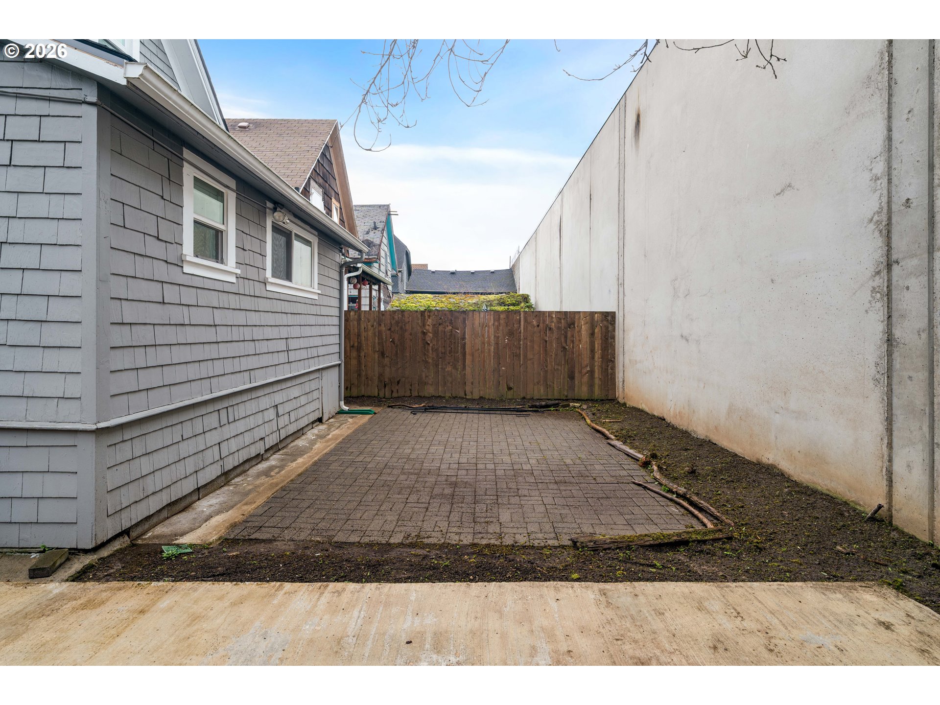 536 NE SAN RAFAEL ST