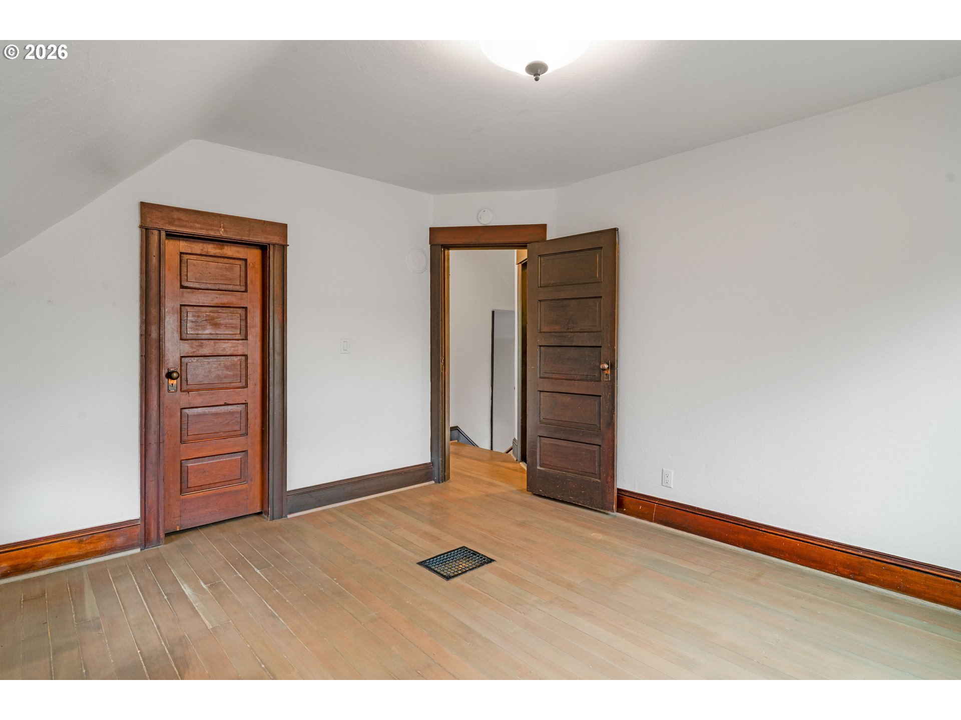 536 NE SAN RAFAEL ST