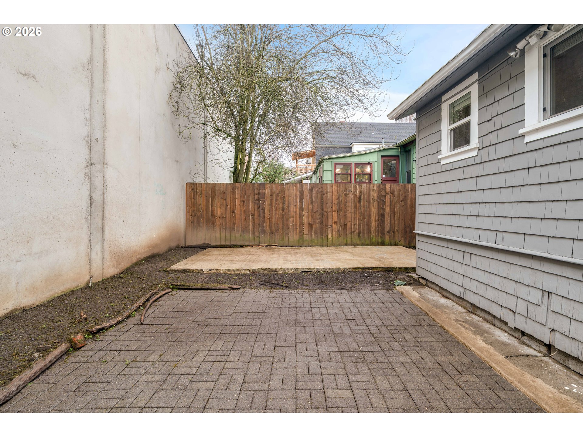 536 NE SAN RAFAEL ST