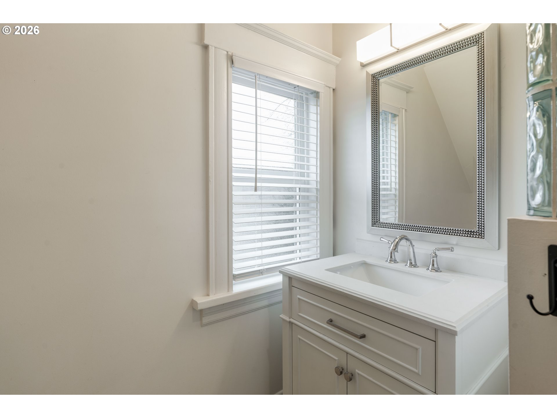 536 NE SAN RAFAEL ST