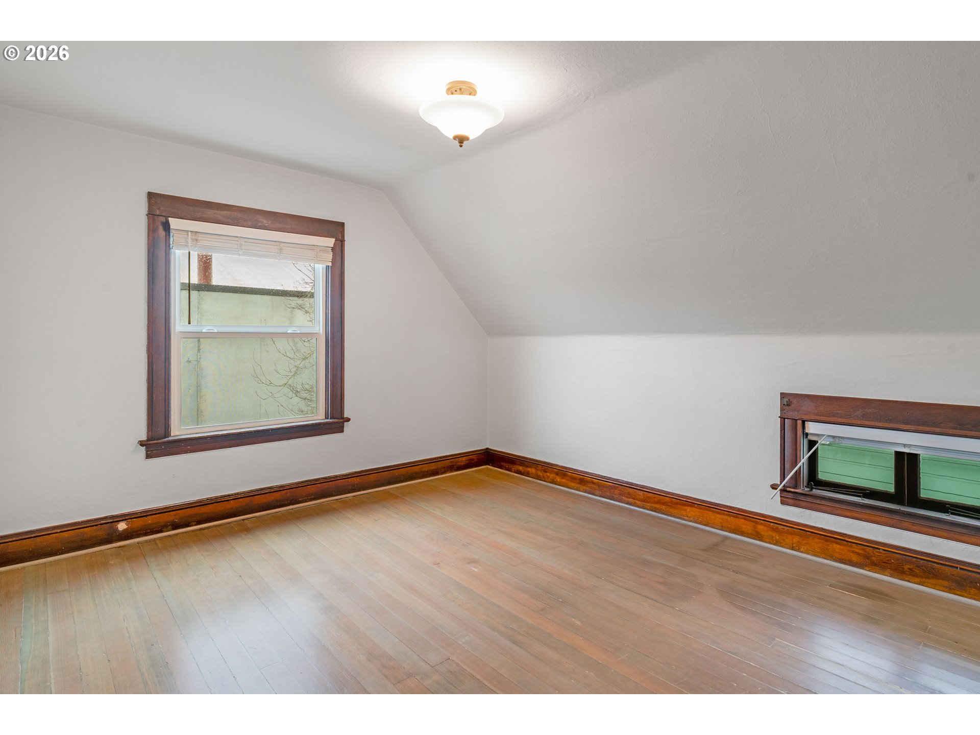 536 NE SAN RAFAEL ST