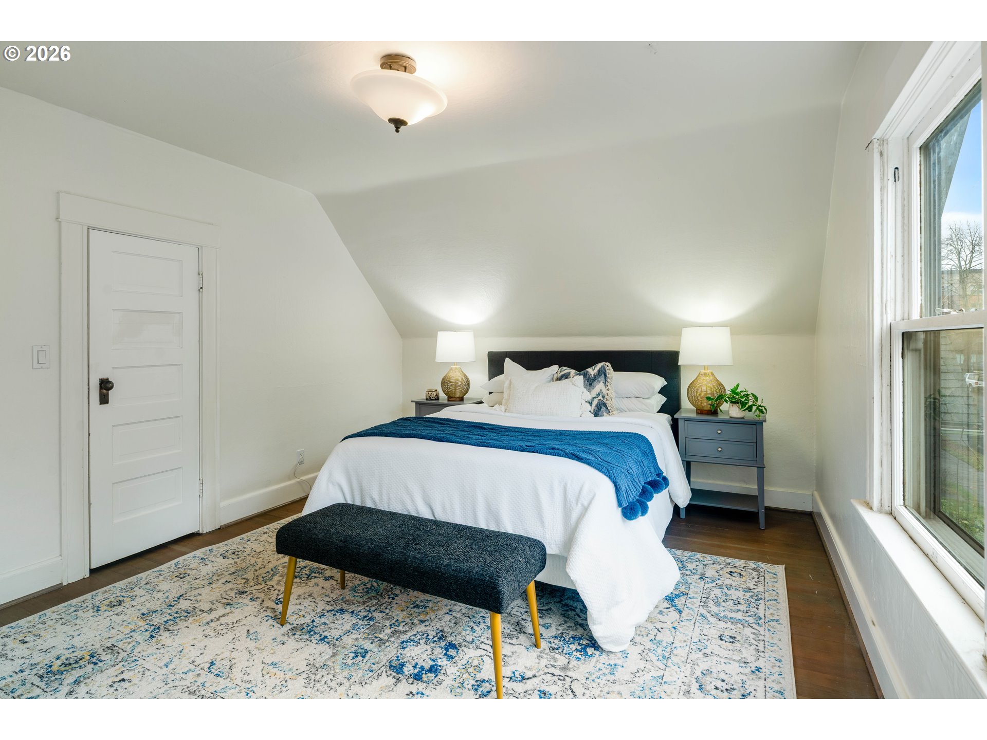 536 NE SAN RAFAEL ST