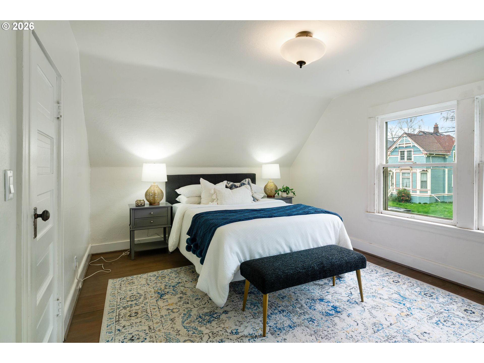 536 NE SAN RAFAEL ST