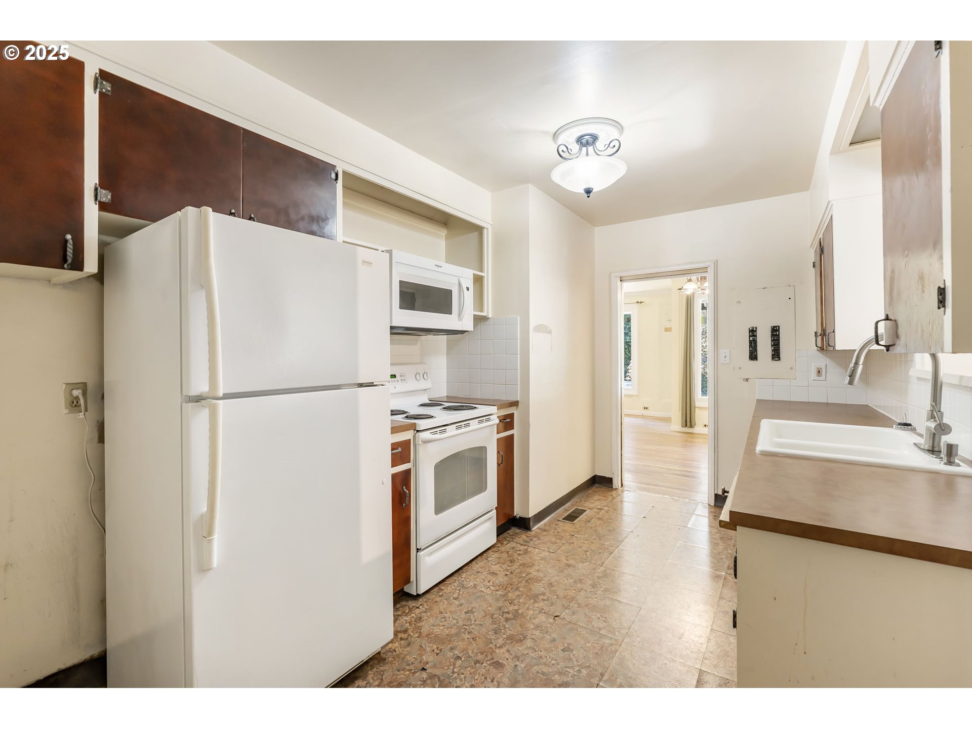 2601 SW TAYLORS FERRY RD