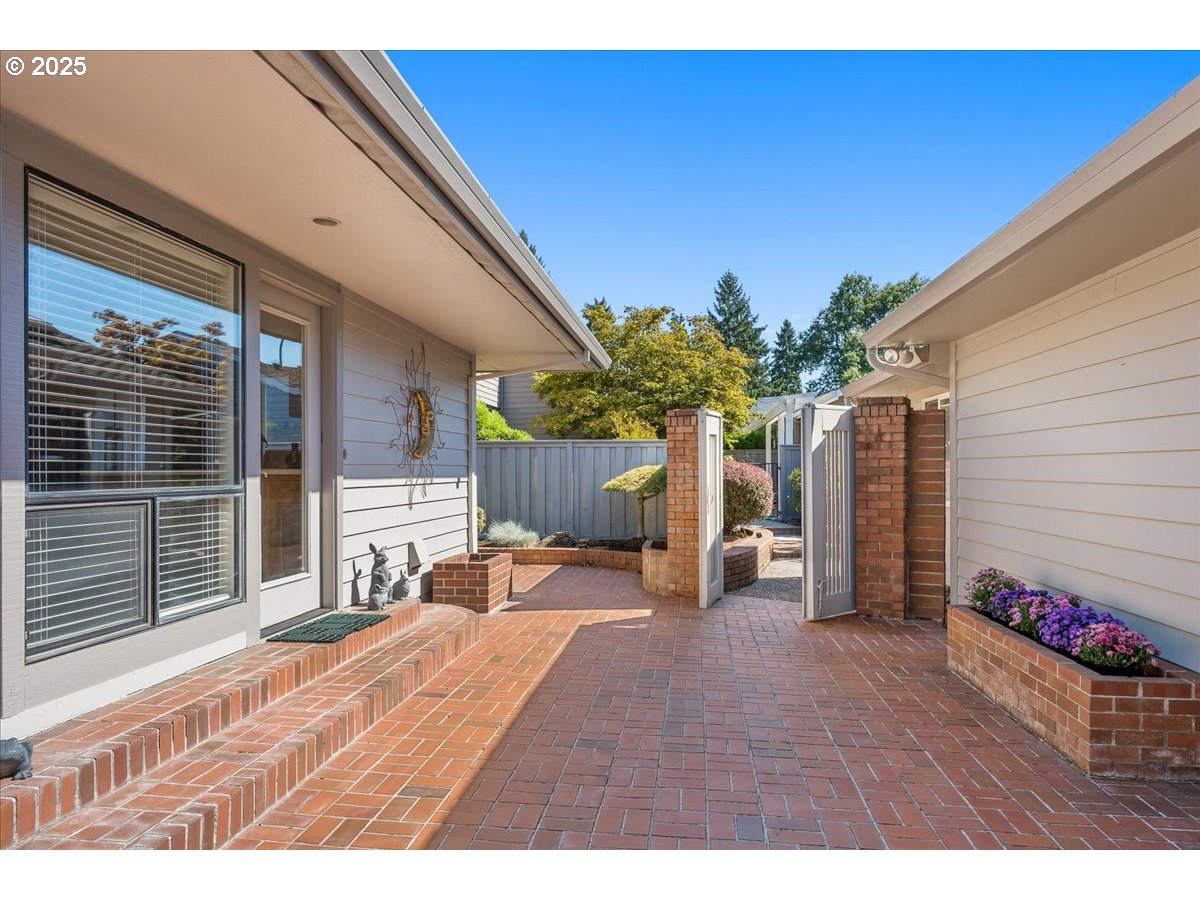 8091 SW SACAJAWEA WAY