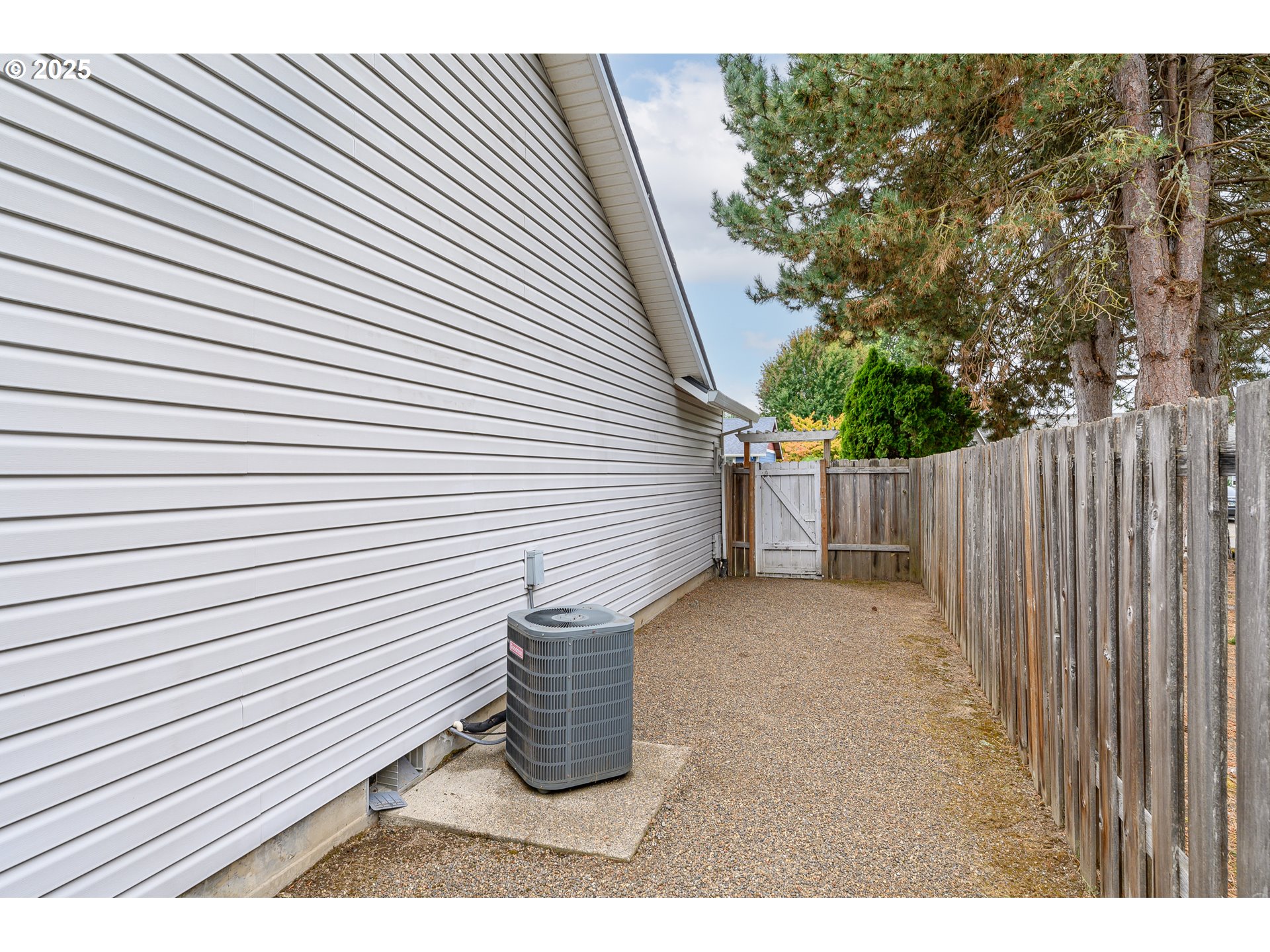 1583 SW JAMES ST, McMinnville