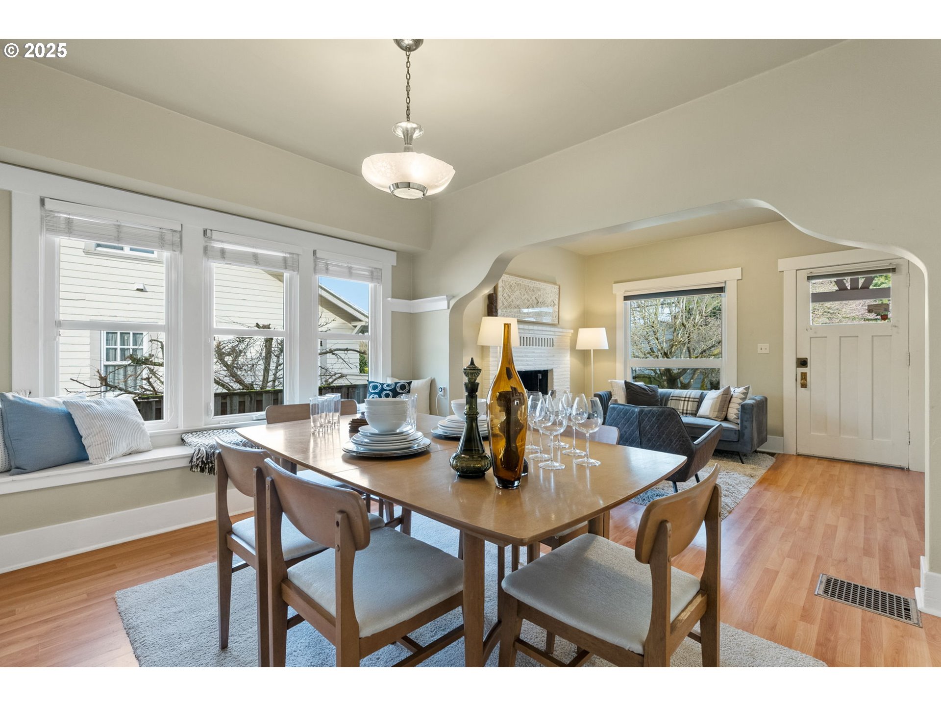 7127 N MISSISSIPPI AVE