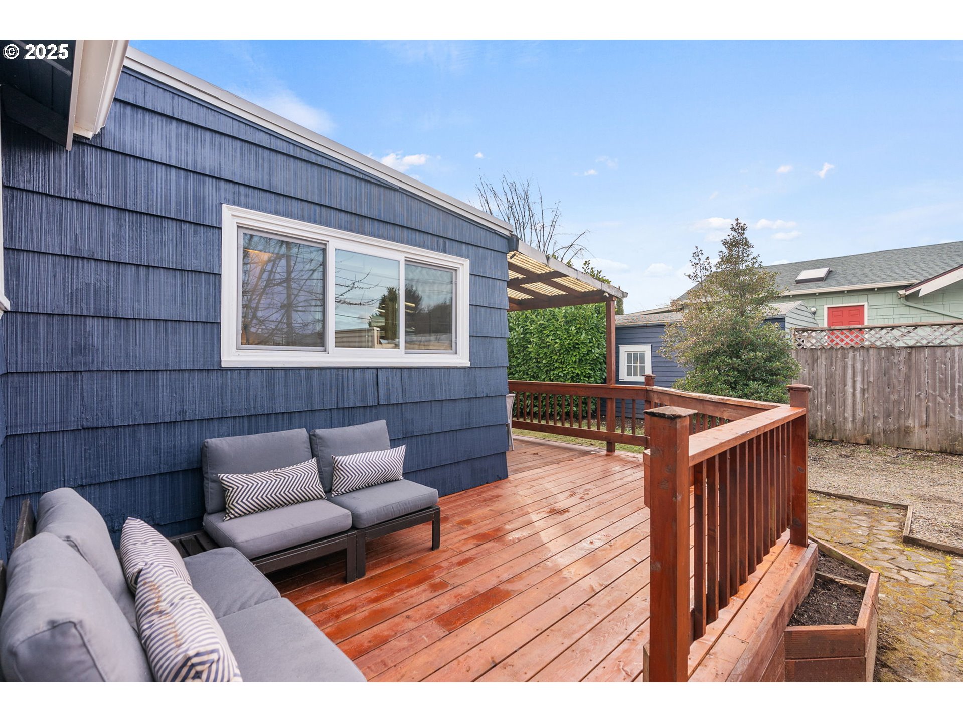 7127 N MISSISSIPPI AVE