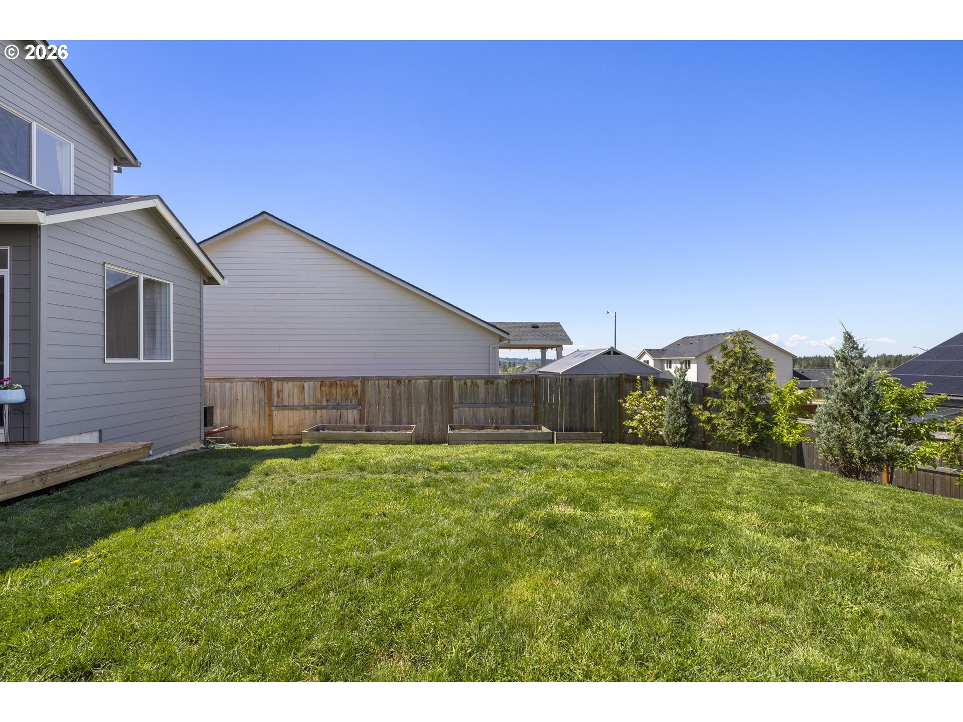 847 NE PINEBREAK DR