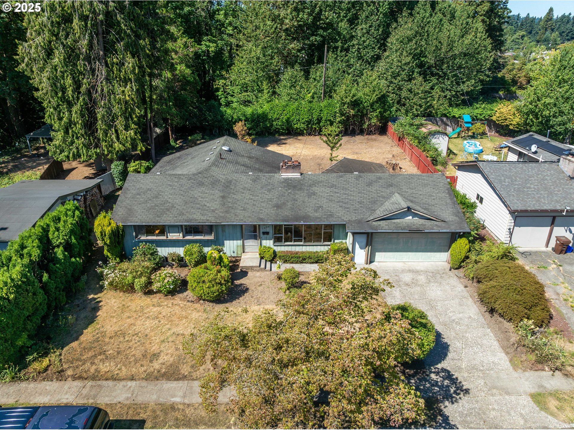 1230 WINDSOR DR