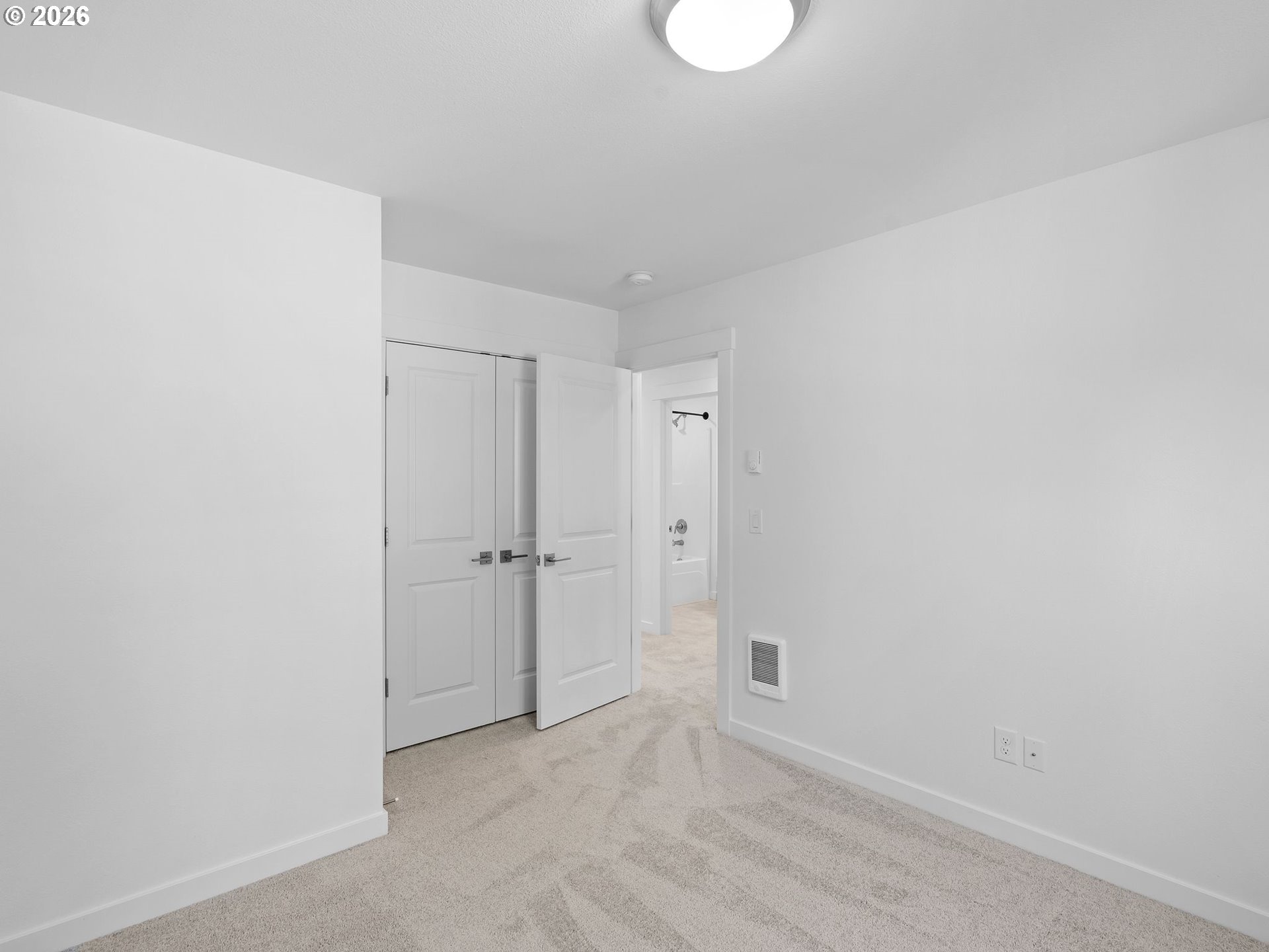 2260 NE 207th PL