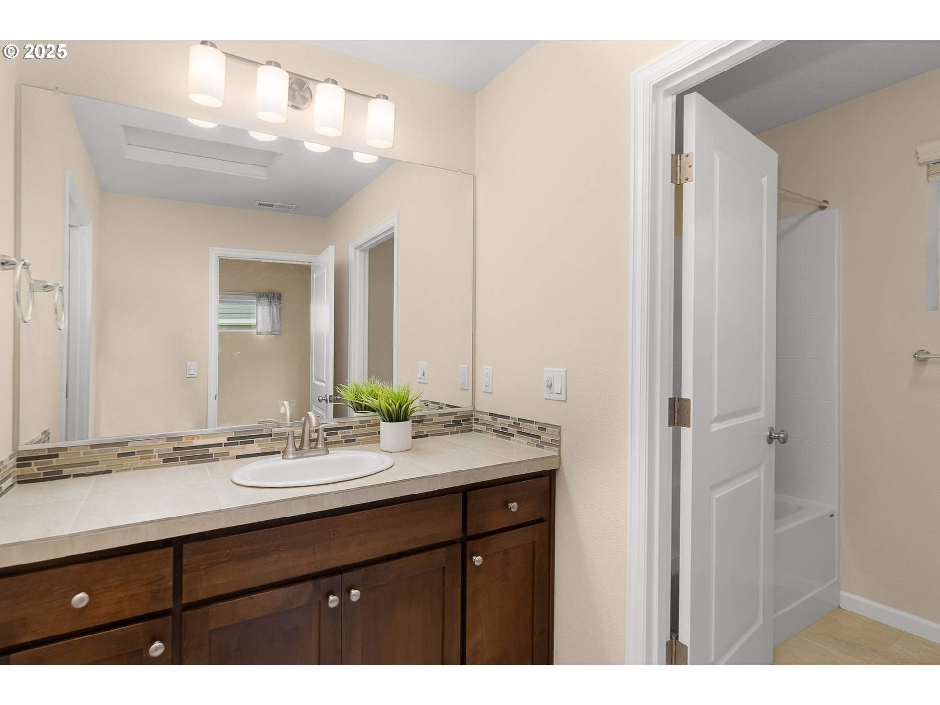 10561 NE PARK RIDGE WAY