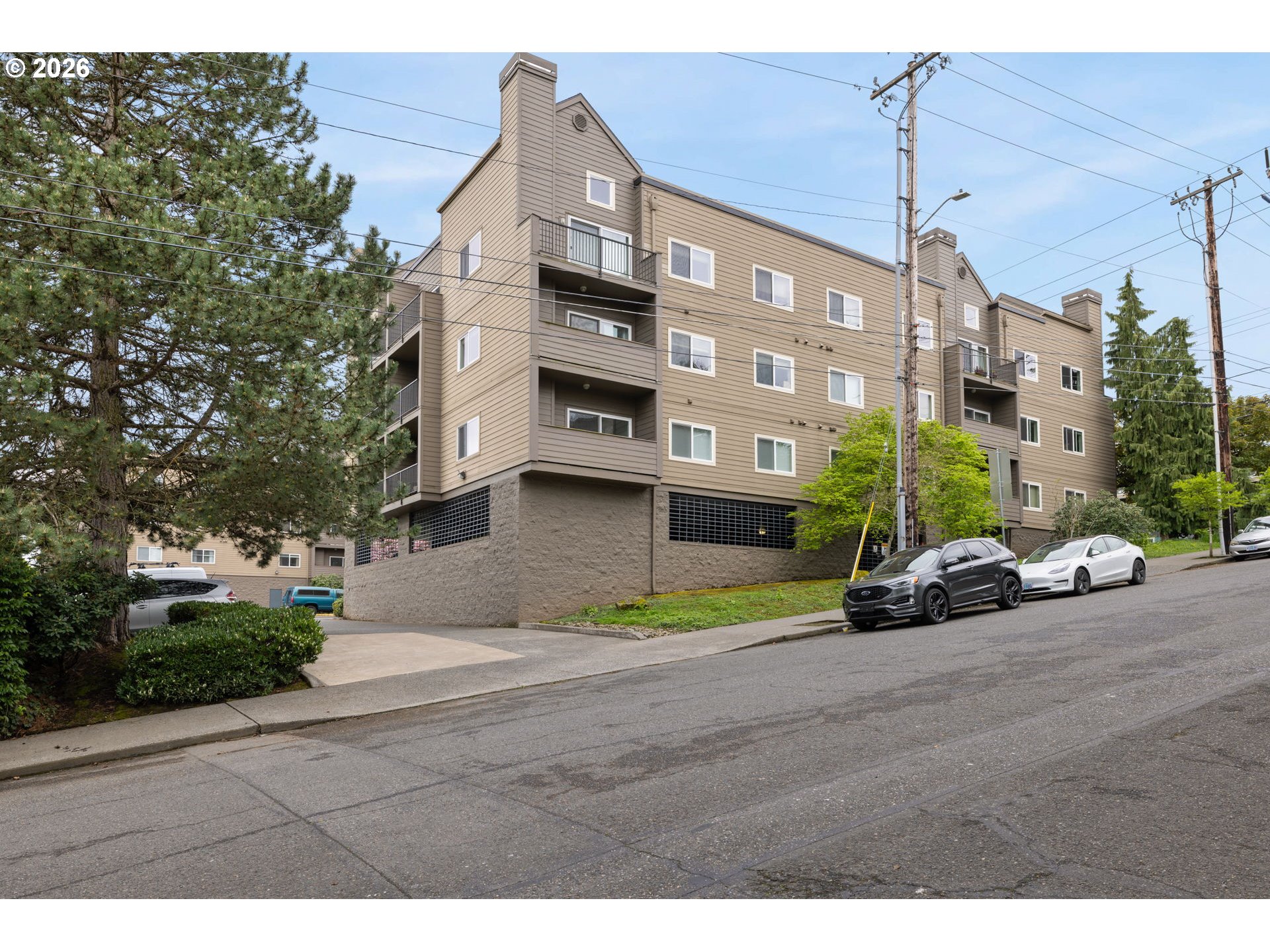 4320 S CORBETT AVE 211