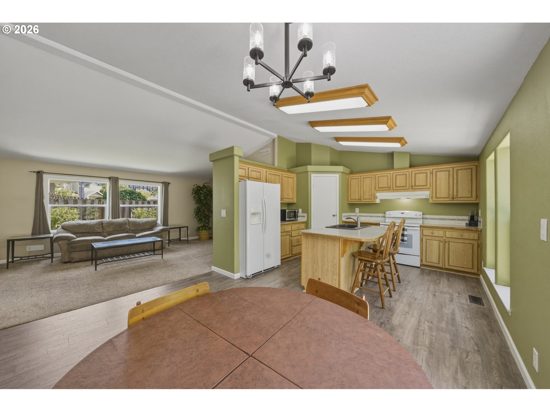 3065 NE EGRET CT