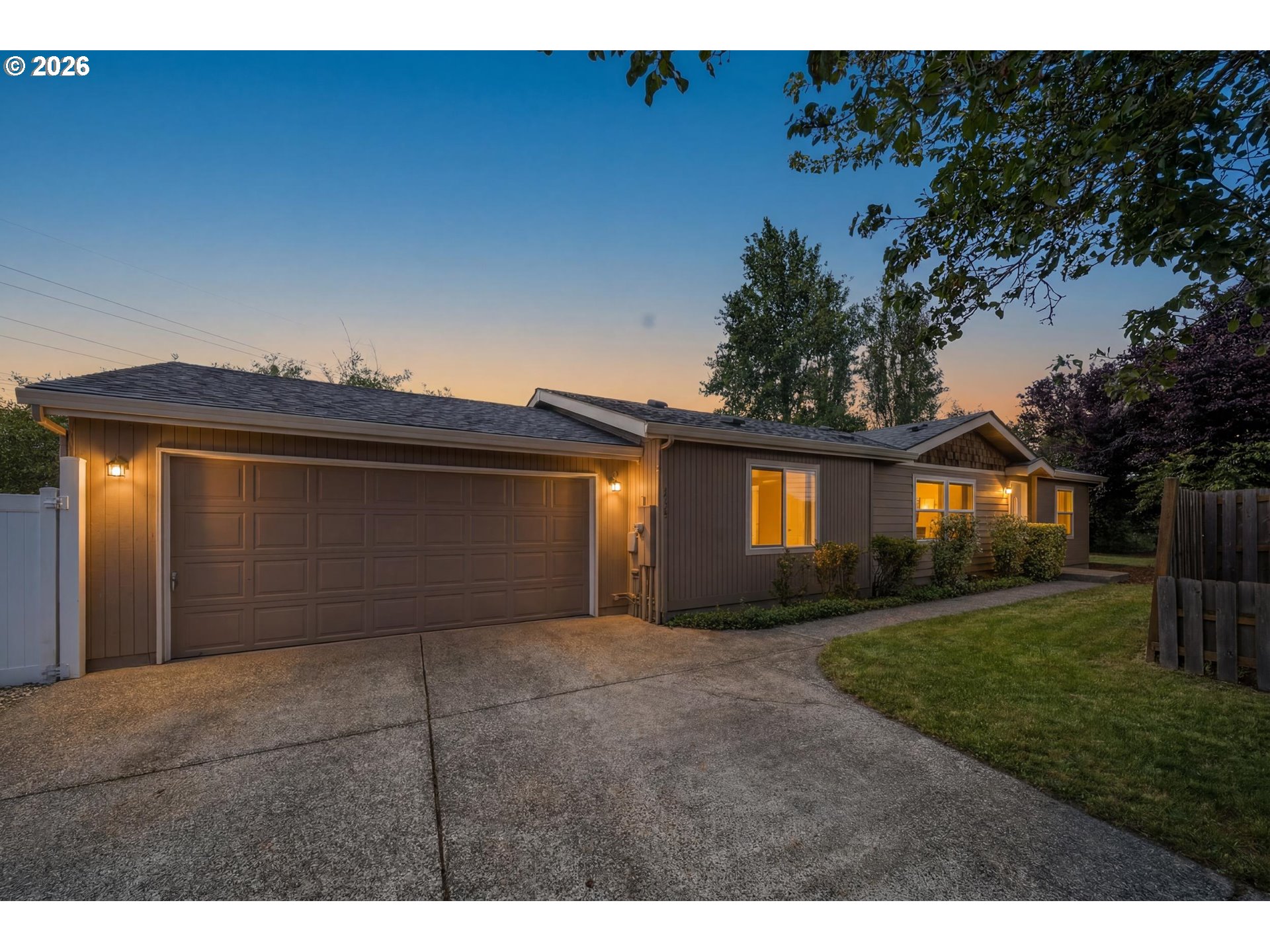 3065 NE EGRET CT