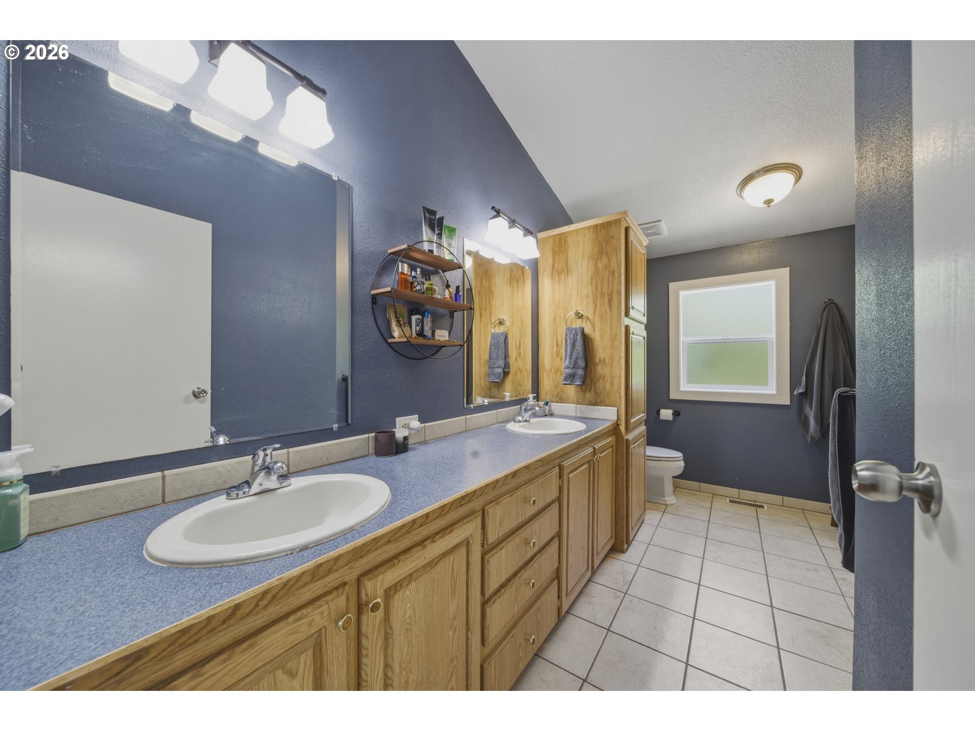 3065 NE EGRET CT