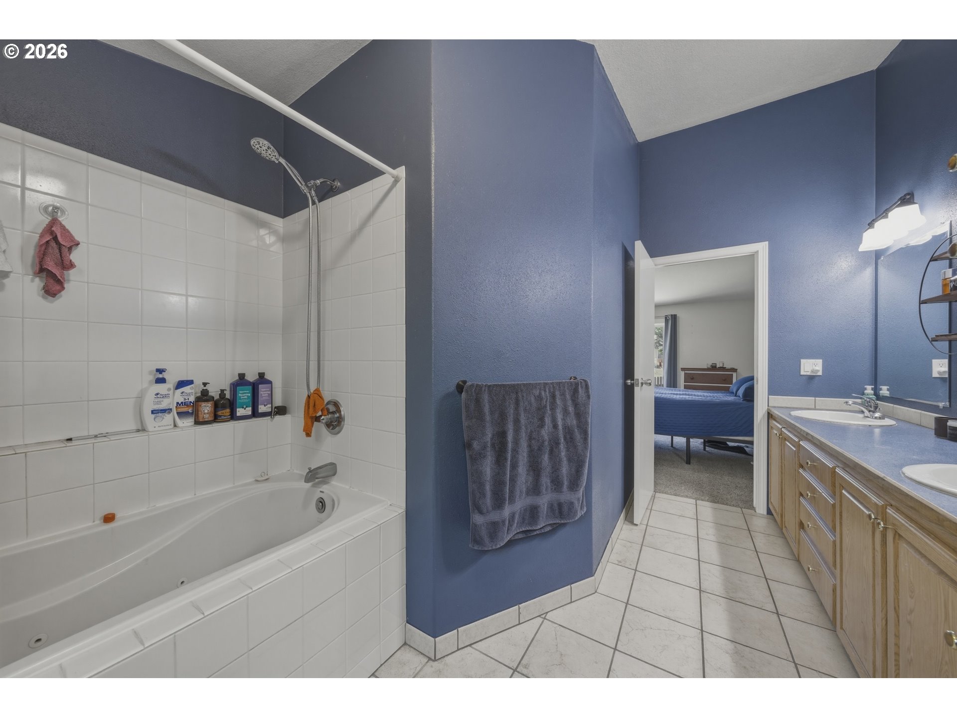 3065 NE EGRET CT