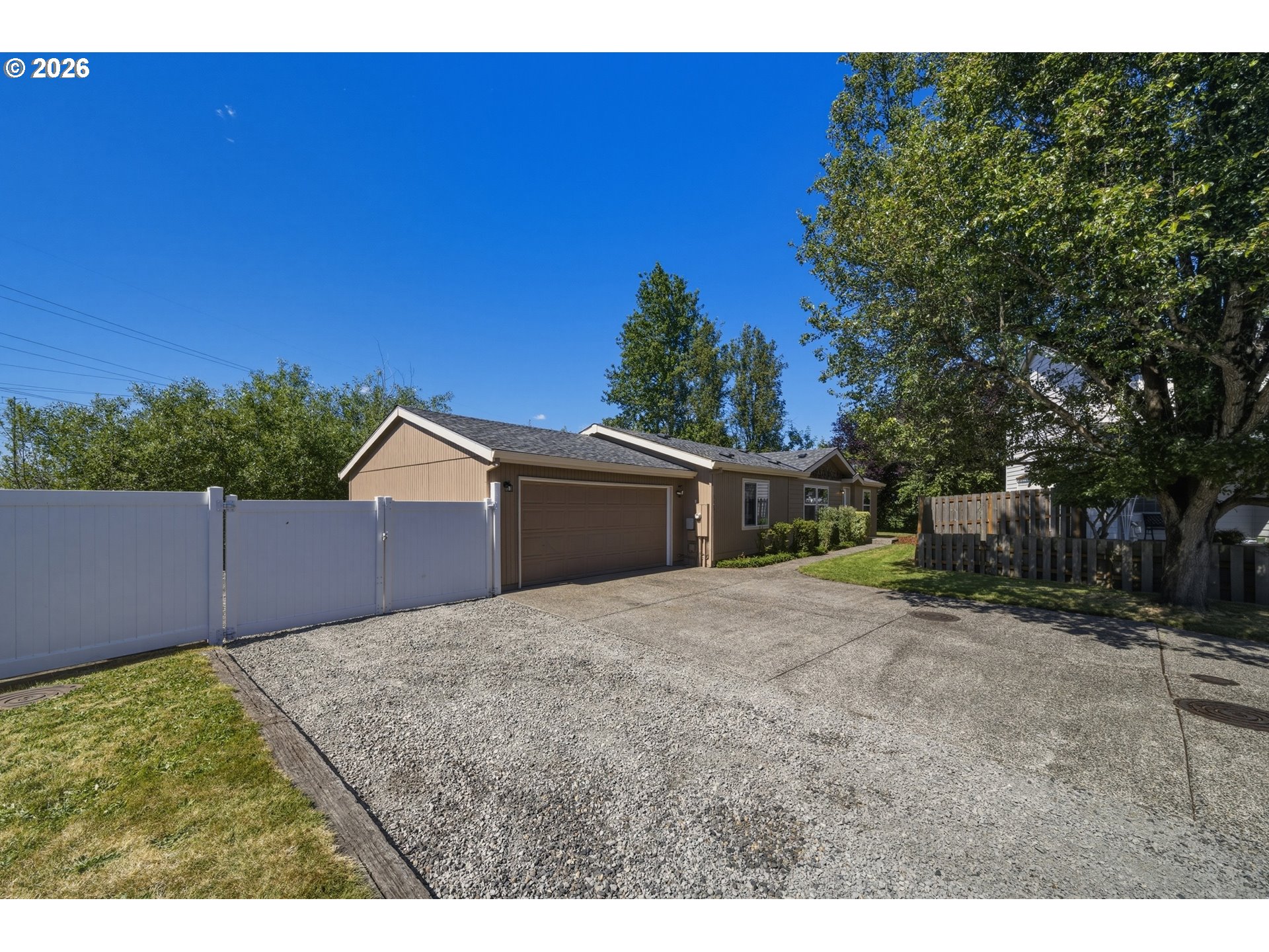 3065 NE EGRET CT