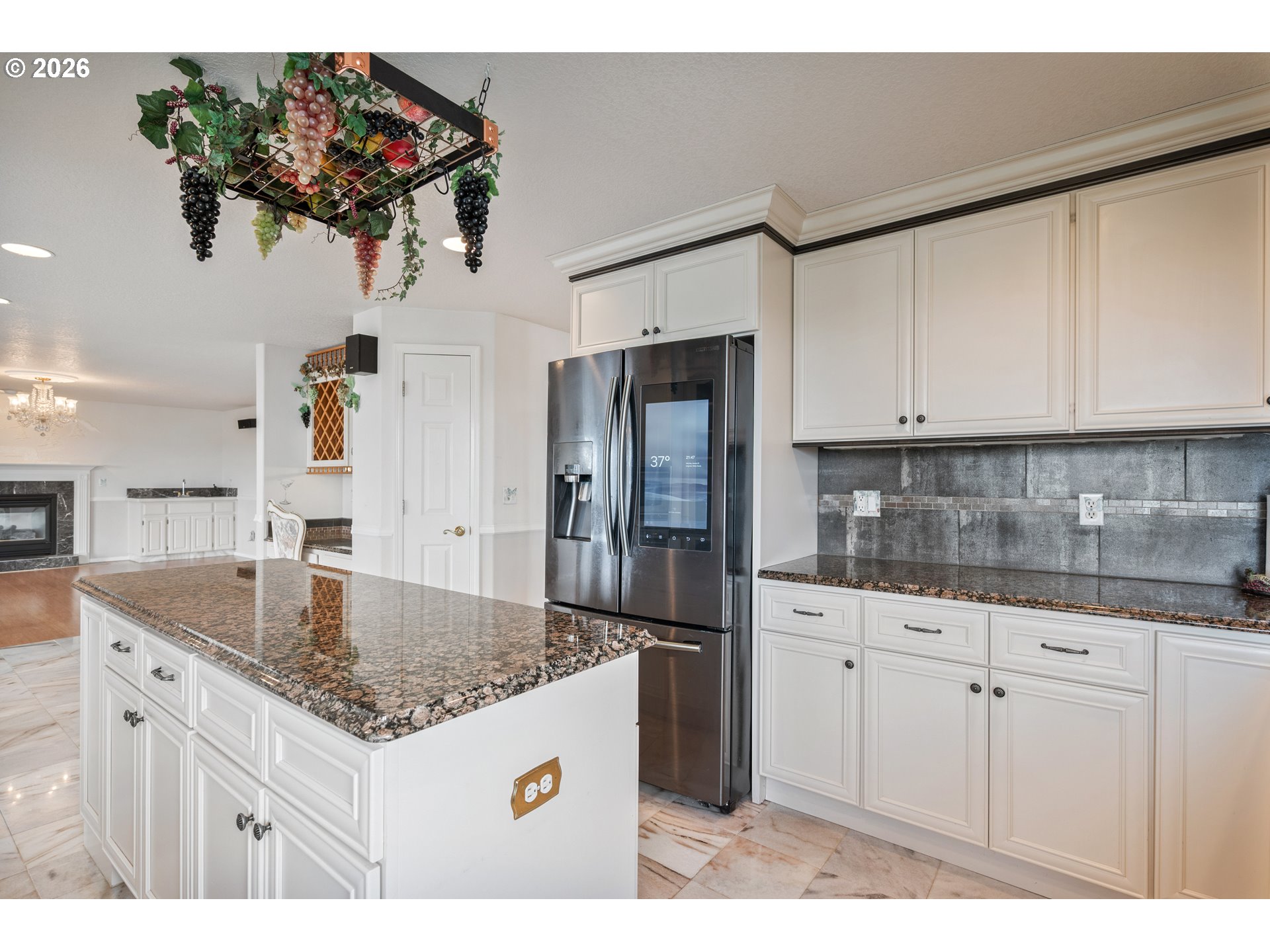 585 E MCADAMS RD