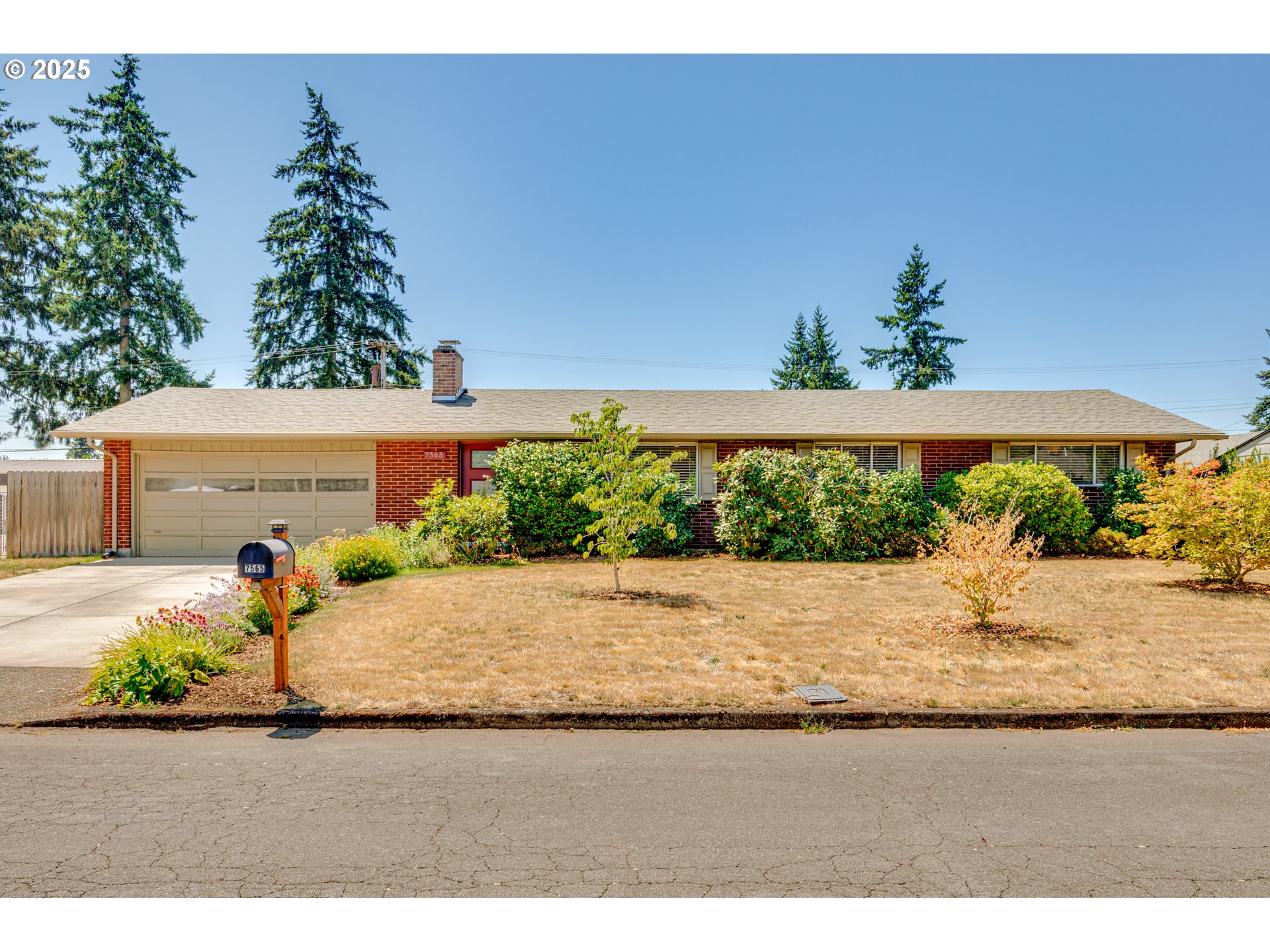 7565 CAROLINA LN
